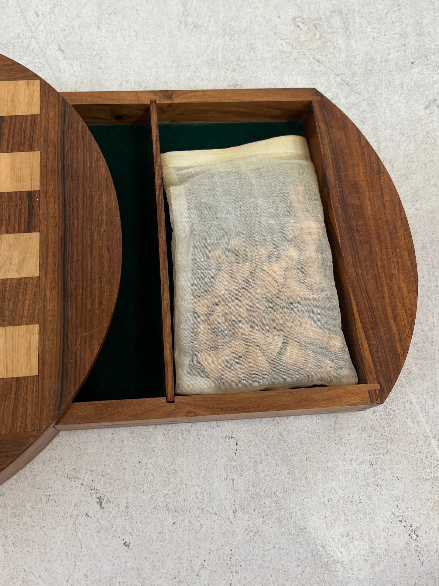 Solid Wood Round Chess Set (Pre-Loved)