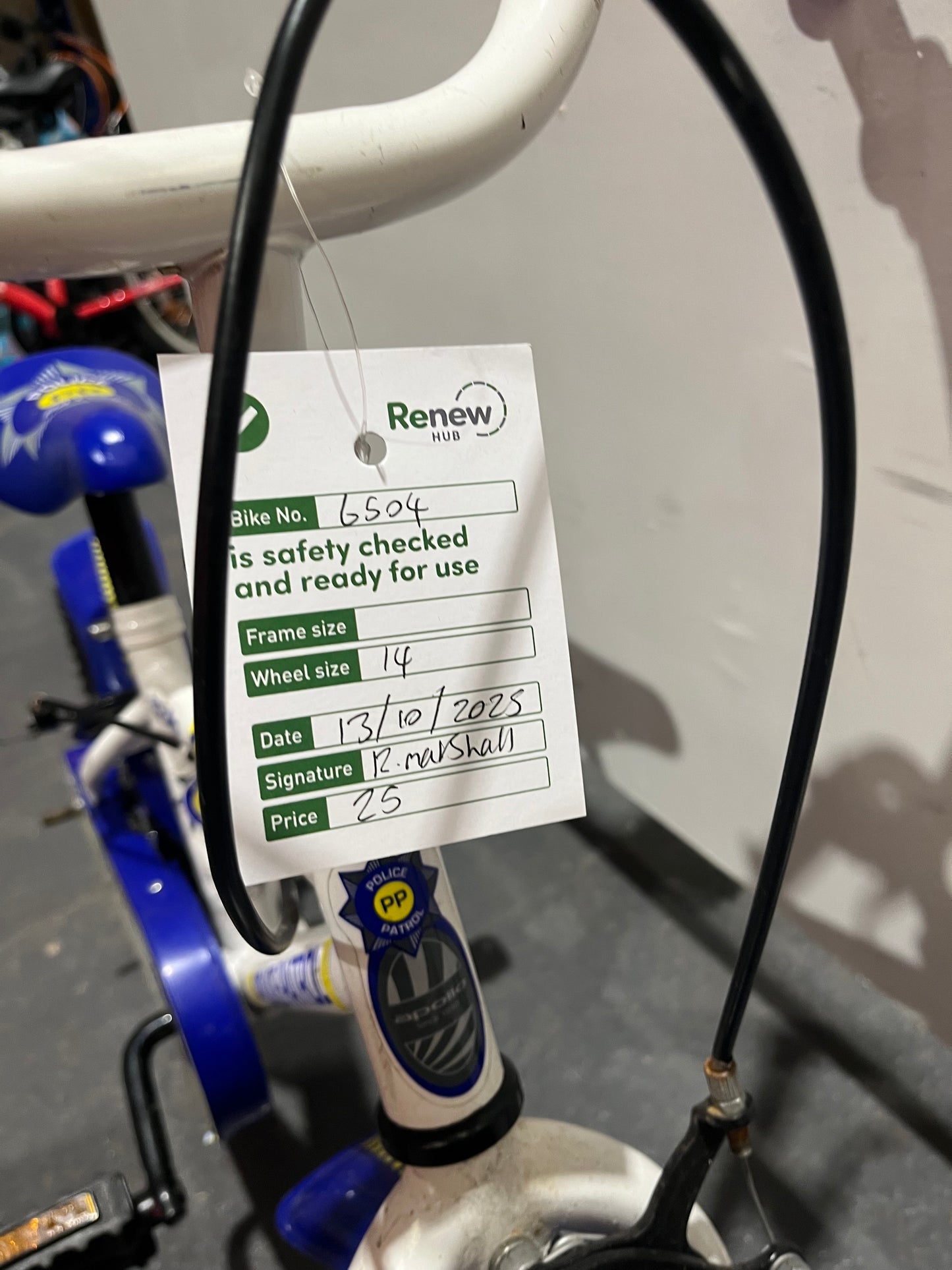 Apollo Police Patrol White Blue 14” Children’s Bike (Pre-Loved)