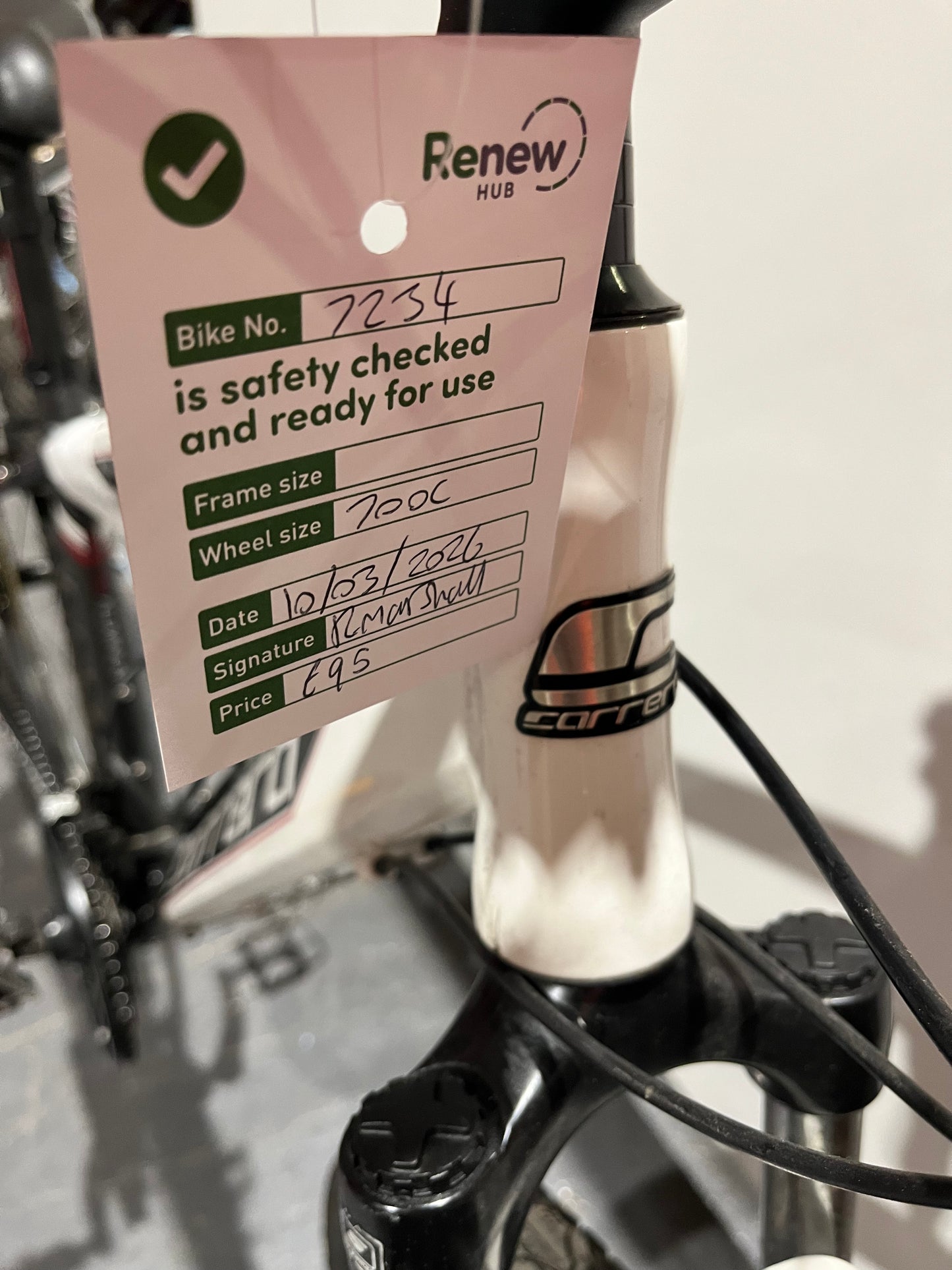 Carrera White Grey 700c Hybrid Bike (Pre-Loved)