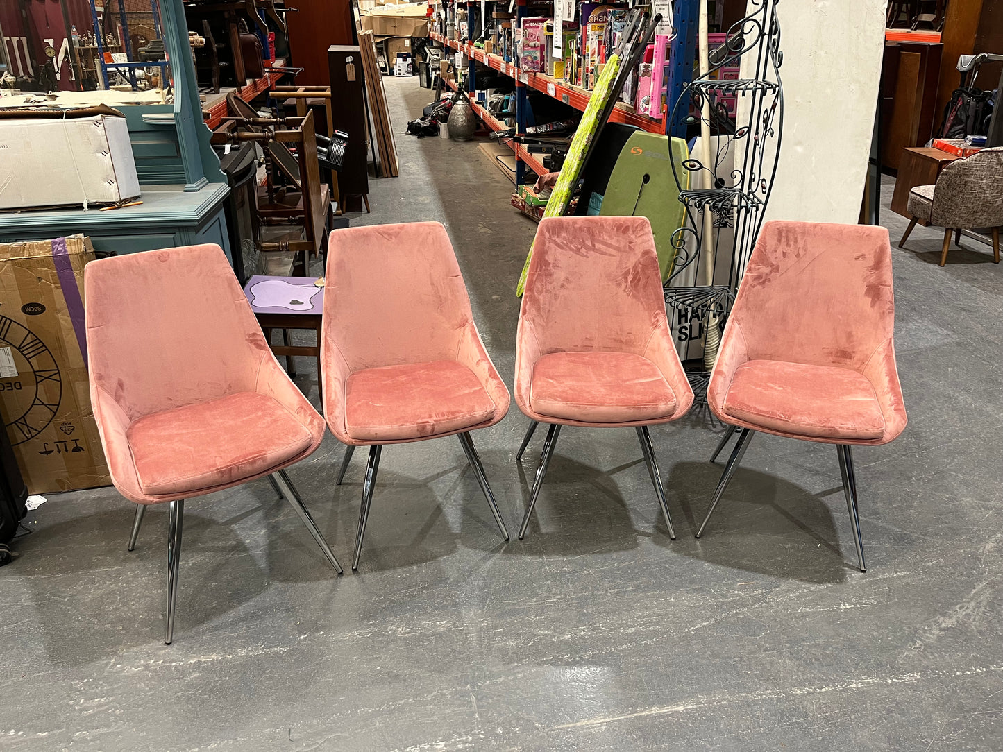 Set Of 4 Modern Dusty Rose Pink Velvet Dining Chairs (Pre-Loved)