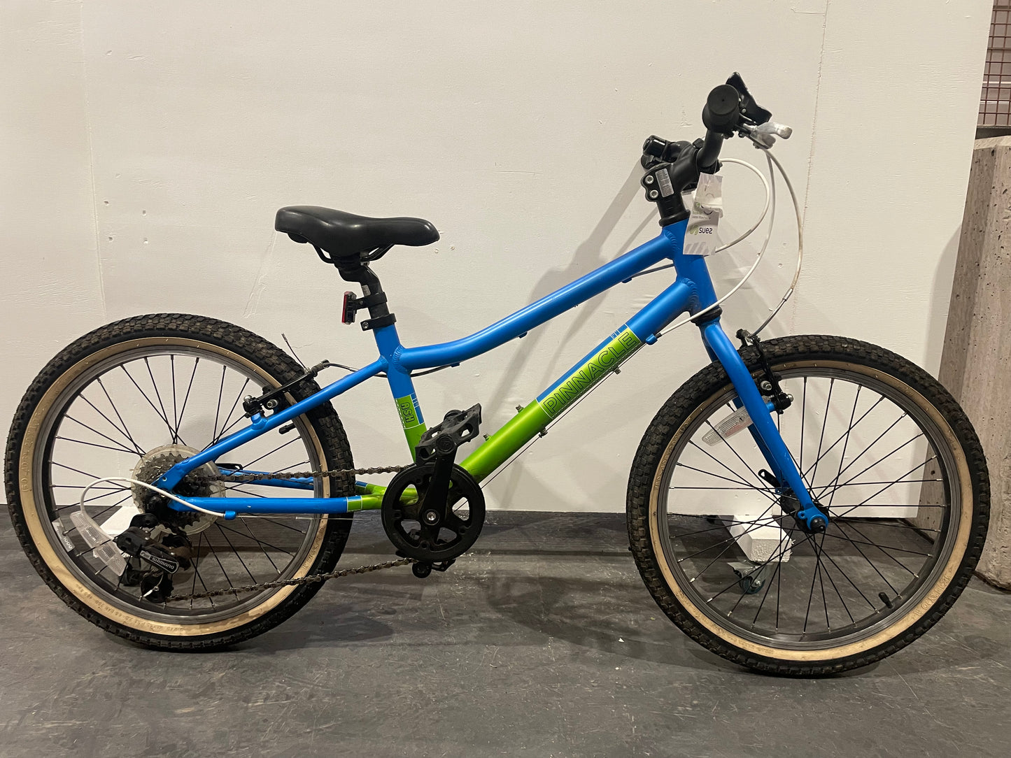 Serviced Pinnacle Blue/Green Bike (Pre-loved)