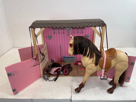 Horse Stable Toy (Pre-loved)