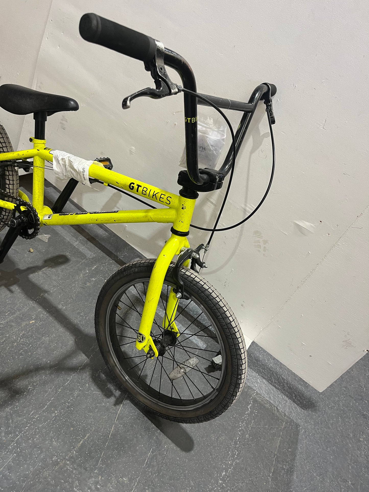 GT Bikes Neon Yellow 18” Children’s Bike (Pre-Loved)