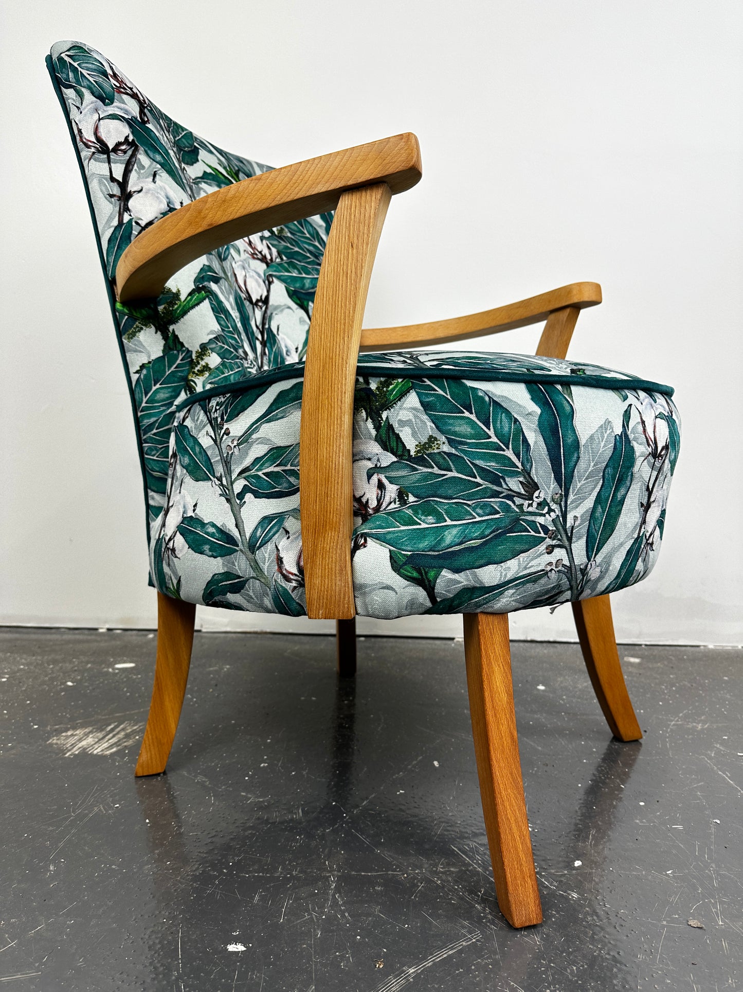 Upholstery Modern Cocktail chair workshop