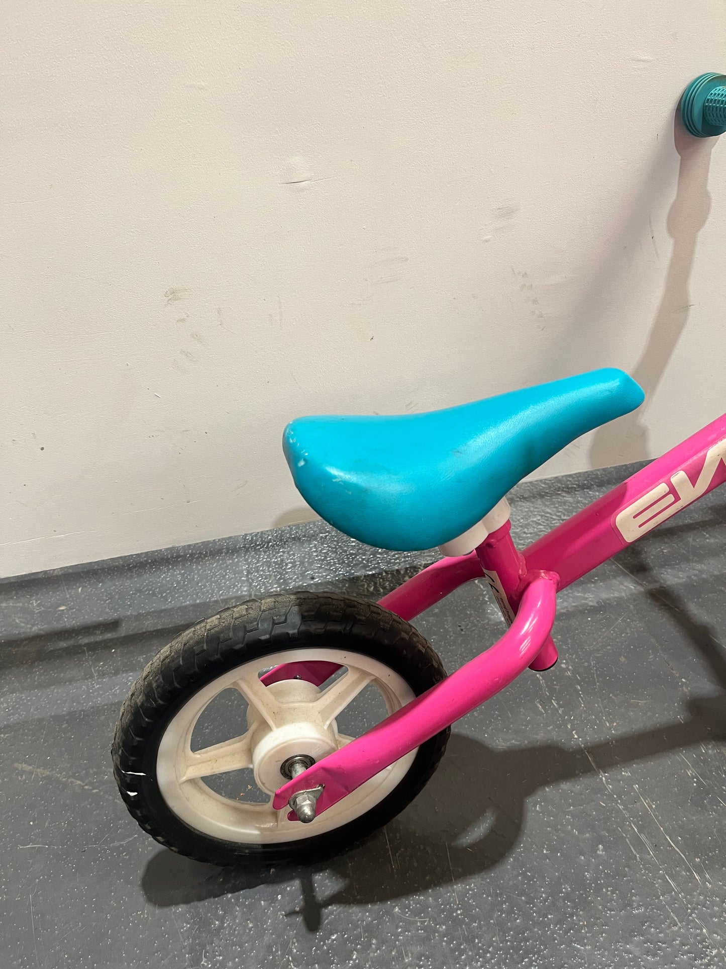 Evo Hot Pink 12” Children’s Balance Bike (Pre-Loved)