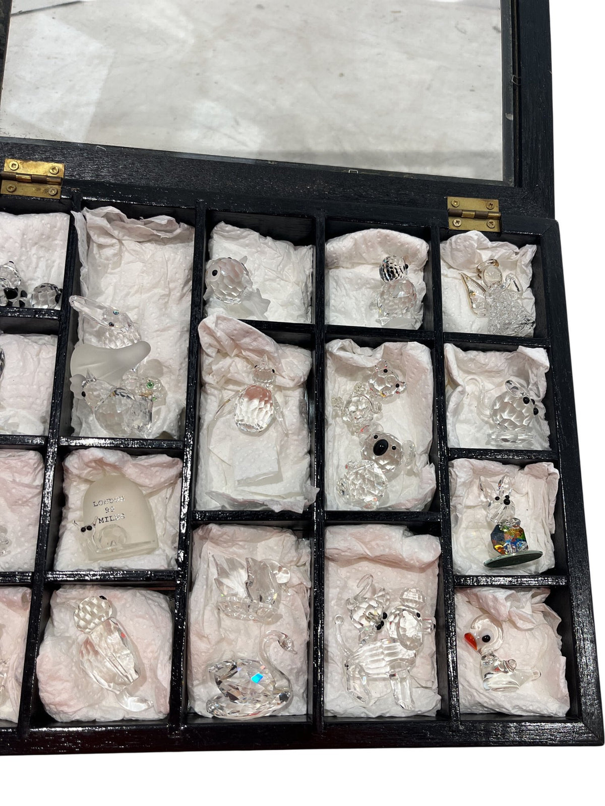 Crystal Figurine Collection Display Case Assorted Animals Set (Pre-Loved)