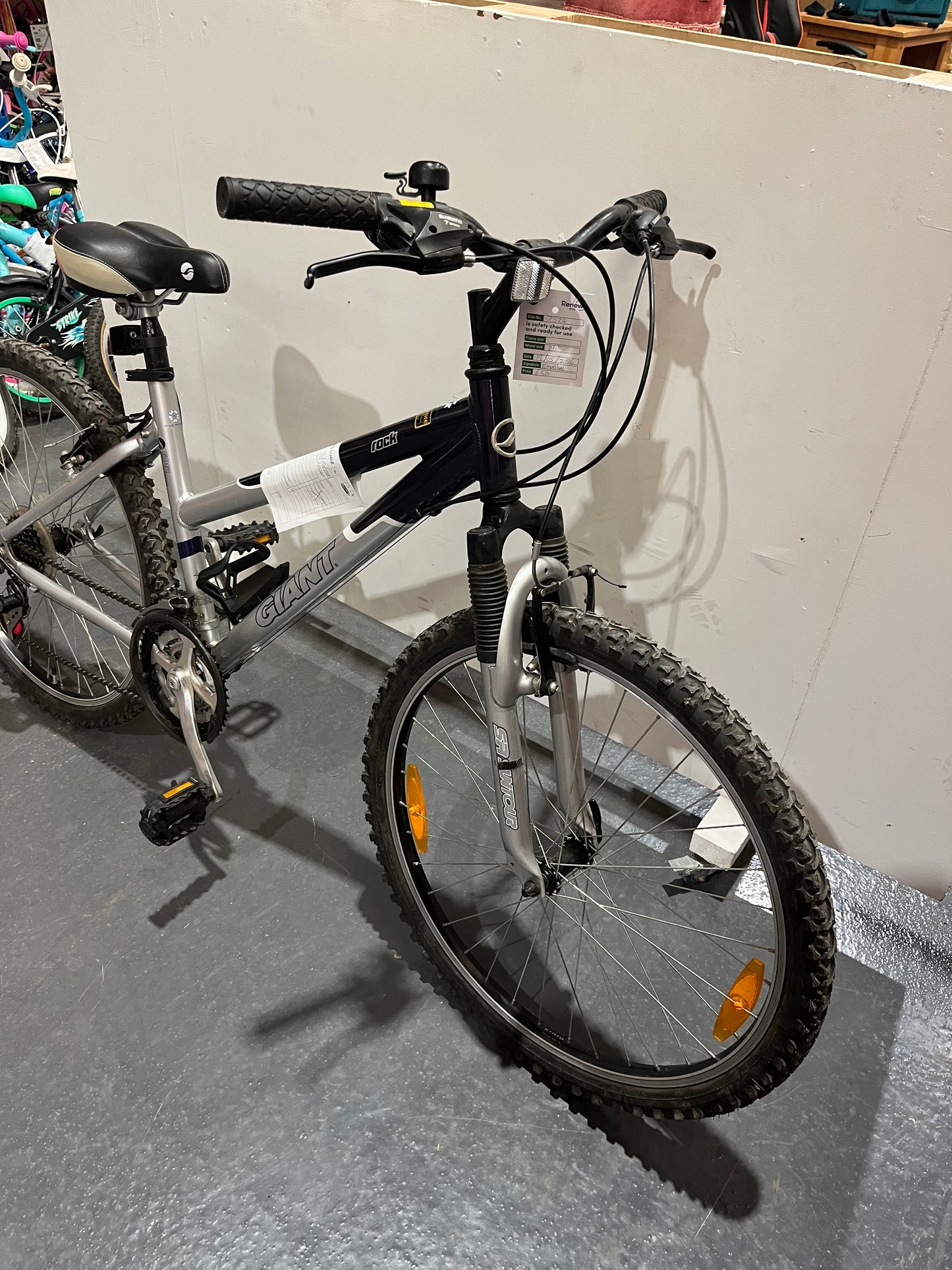 Giant Blue Silver 26" Bike (Pre-Loved)