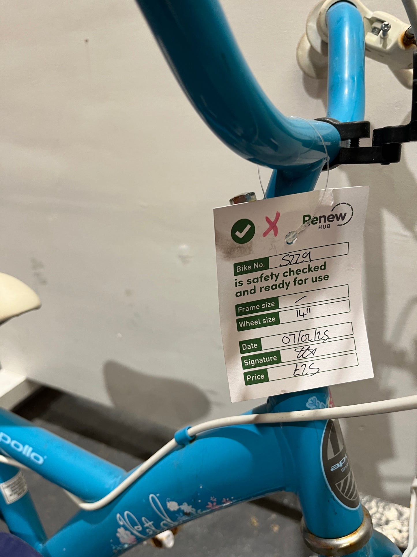 Apollo Petal Teal Blue 14” Children’s Bike (Pre-Loved)