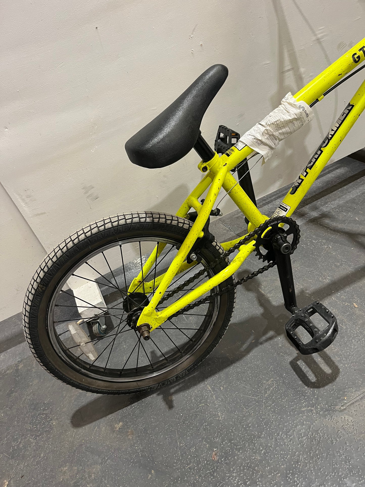 GT Bikes Neon Yellow 18” Children’s Bike (Pre-Loved)