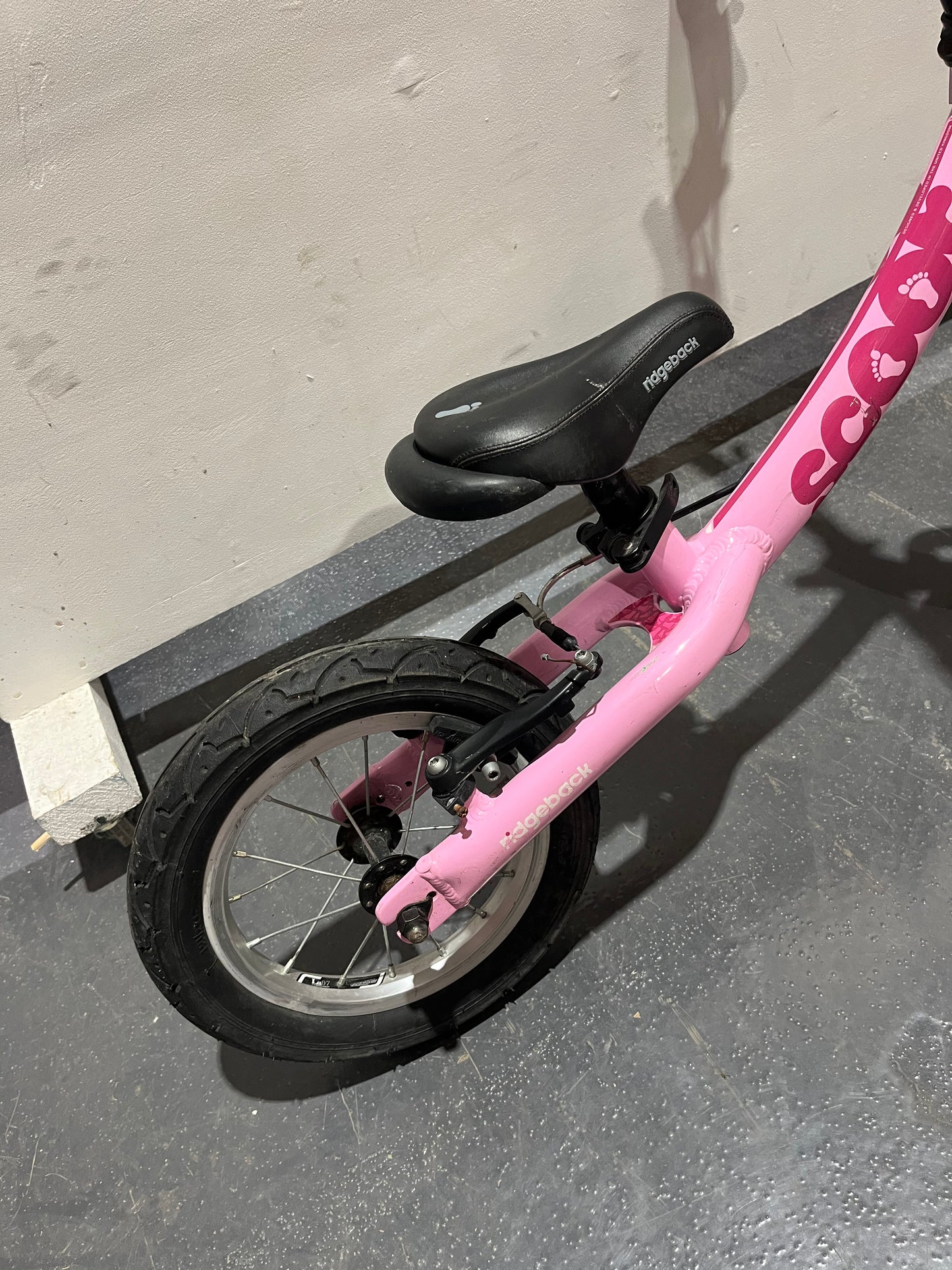 Scoot Light Pink 12” Children’s Balance Bike (Pre-Loved)