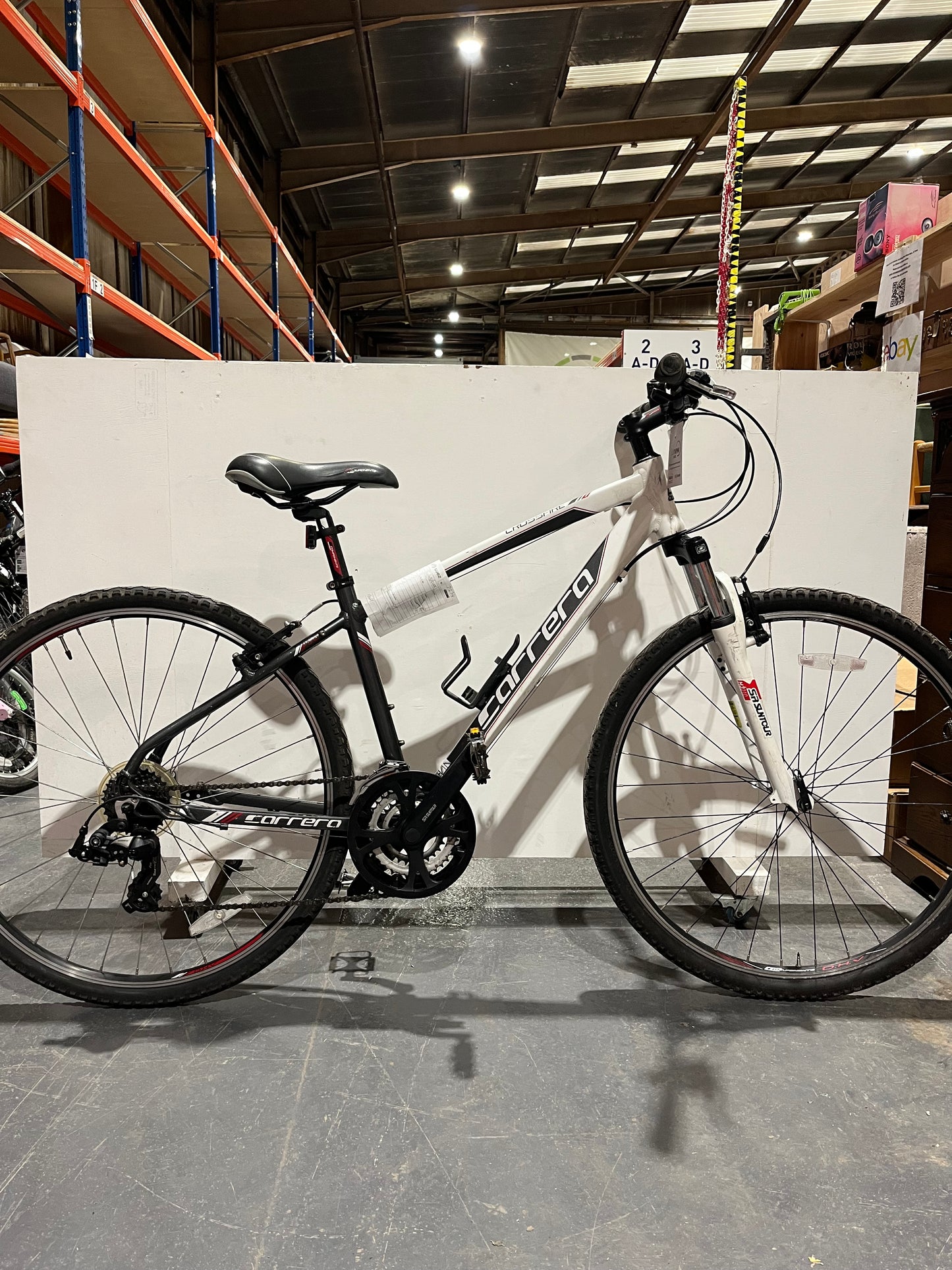 Carrera White Grey 700c Hybrid Bike (Pre-Loved)