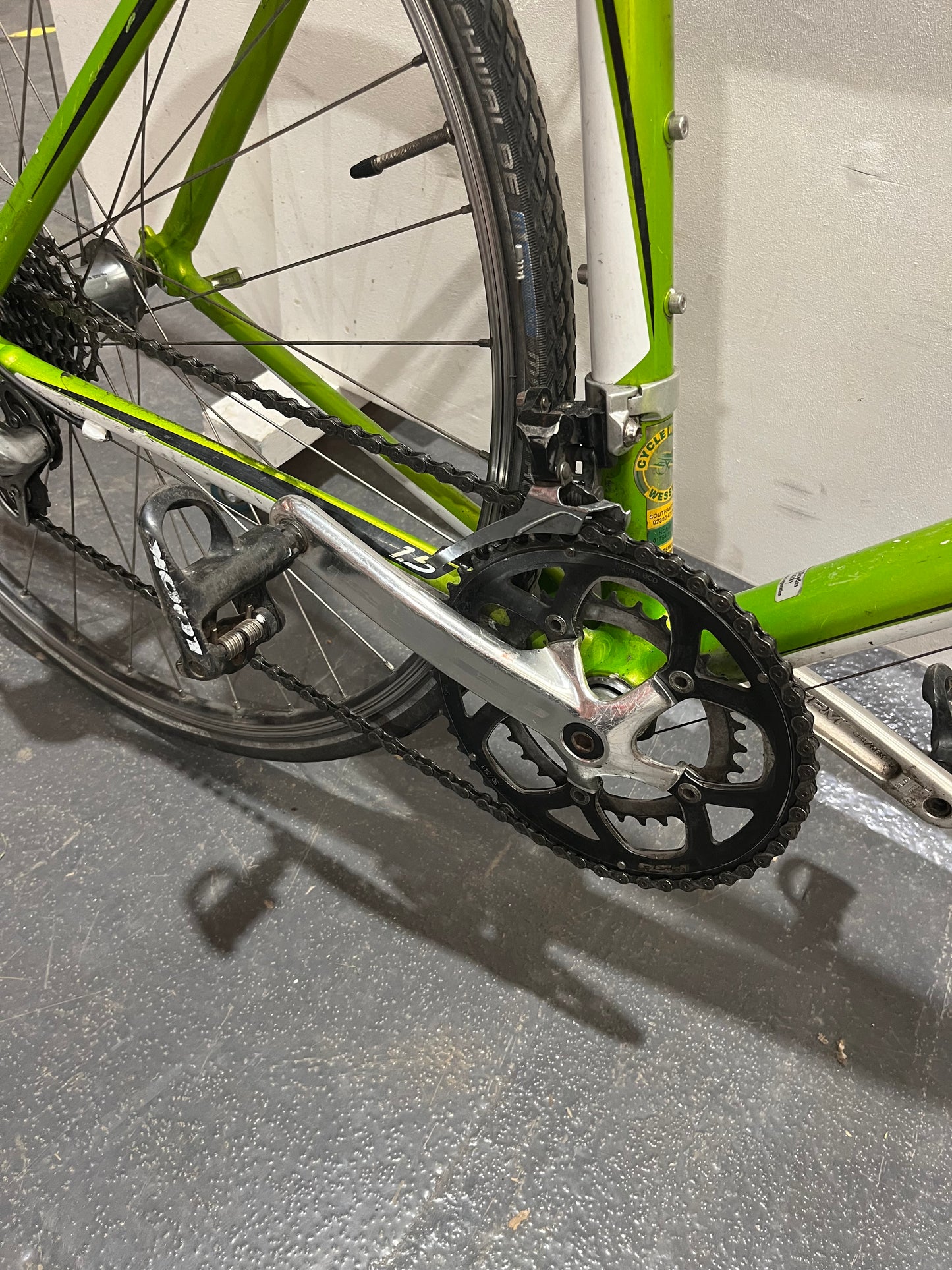 Trek Lime Green 700c Road Bike (Pre-Loved)