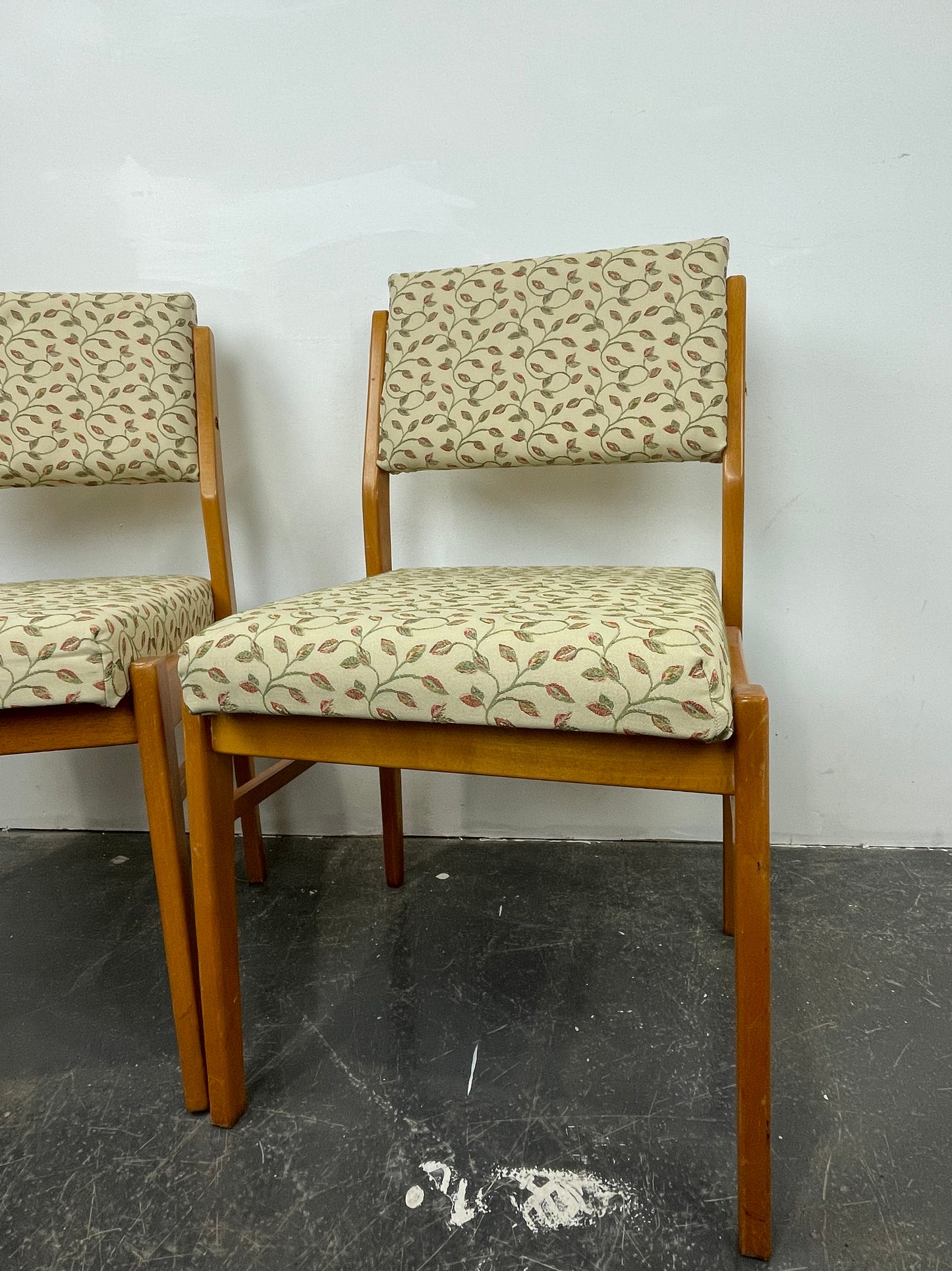 Cream Chairs X2