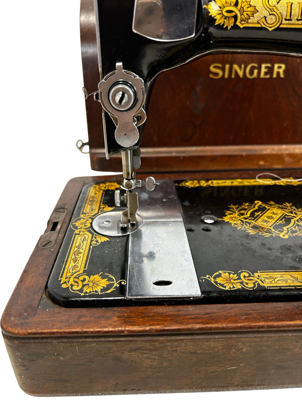 Vintage Singer Hand Crank Sewing Machine with Wooden Case (Pre-Loved)