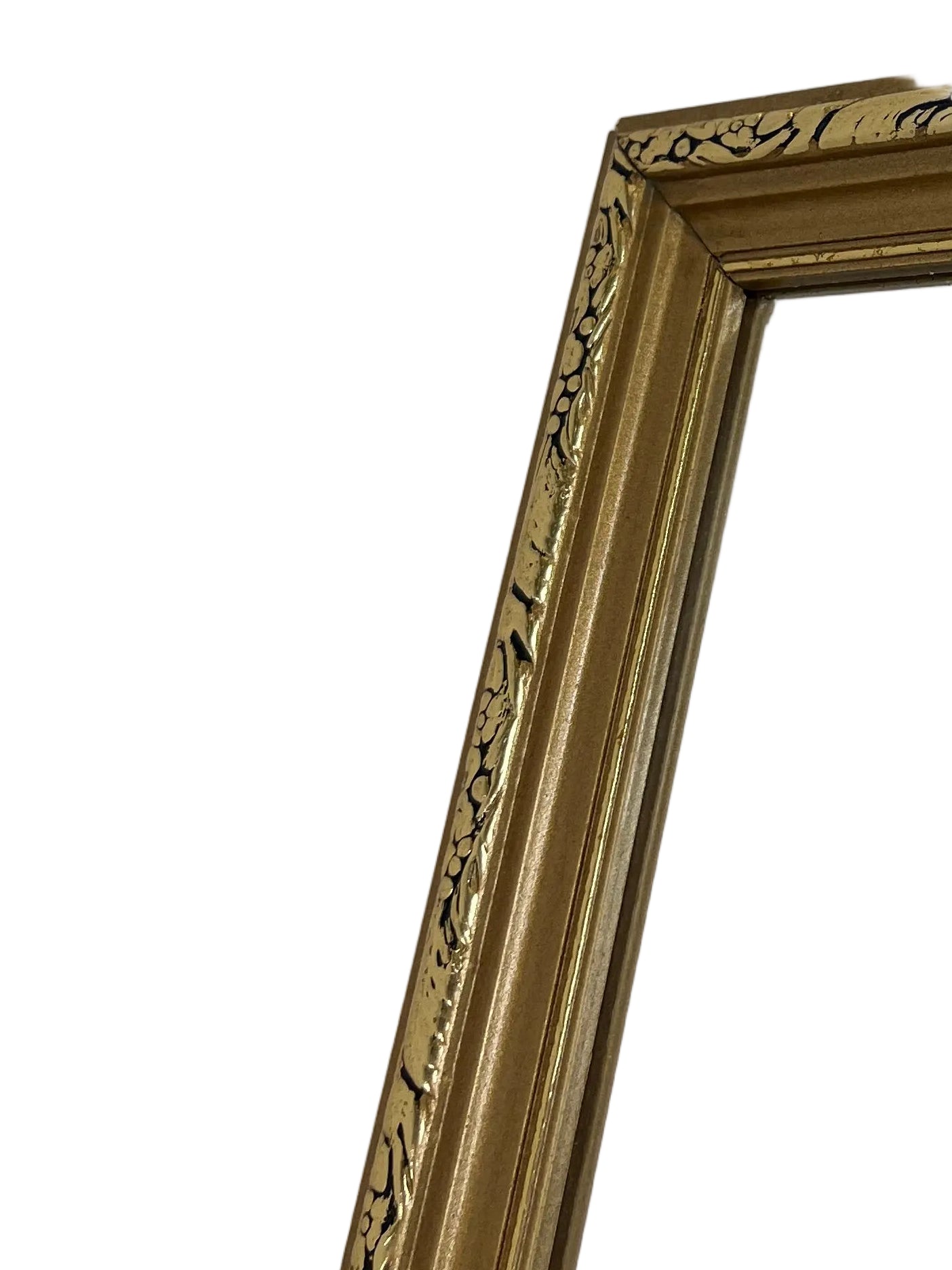 Vintage Style Gold Engraved Frame Medium Sized Wall Mirror (Pre-Loved)