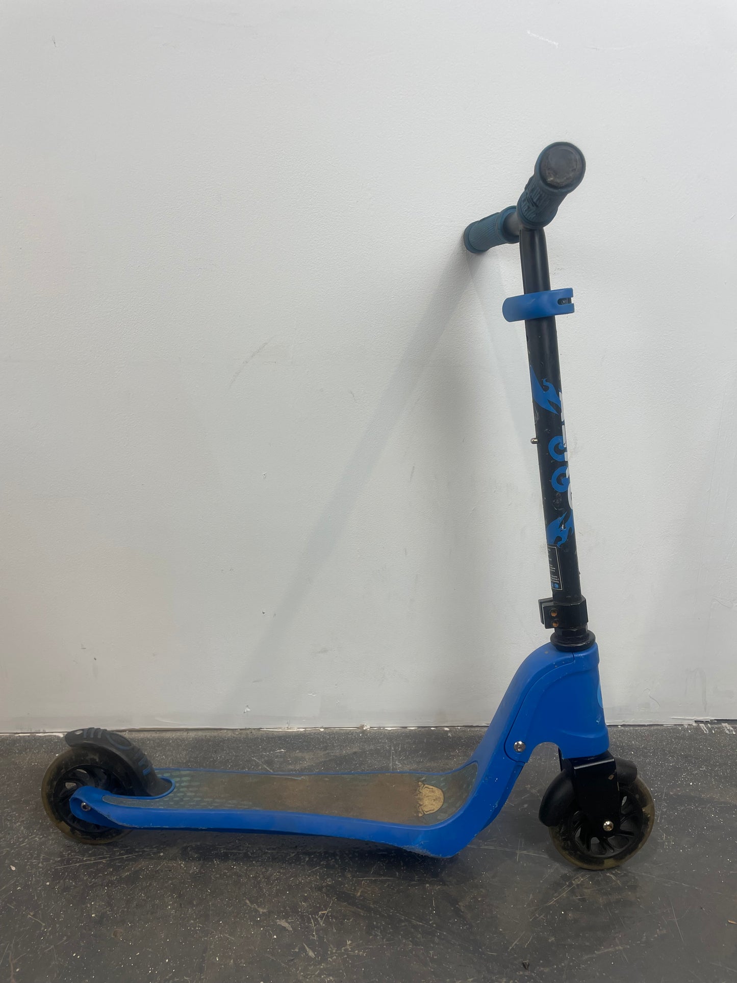 Blue Scooter (Pre-loved)