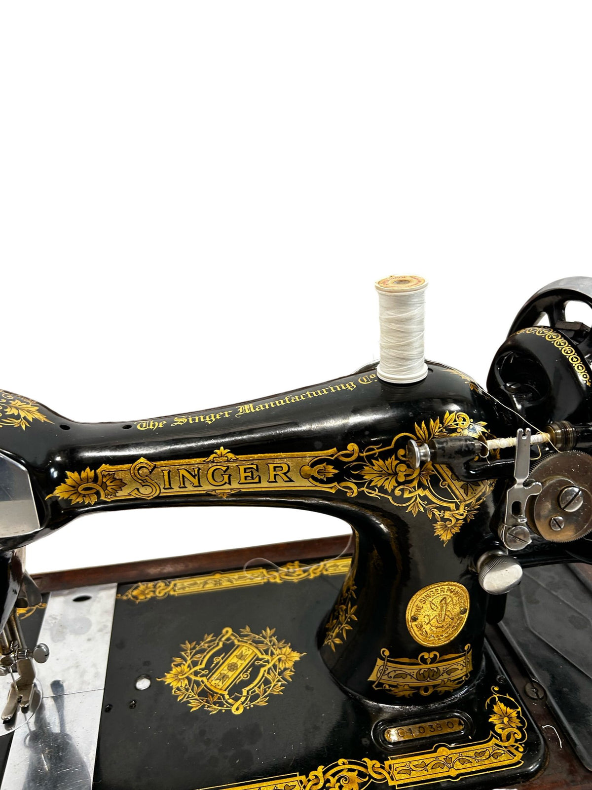 Vintage Singer Hand Crank Sewing Machine with Wooden Case (Pre-Loved)
