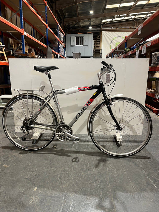 Trek Black Silver 700c Hybrid Bike (Pre-Loved)