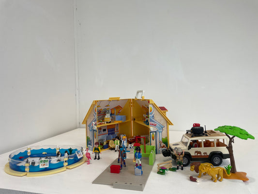 Playmobil Animal Toy Set/Pet Clinic (Pre-loved)