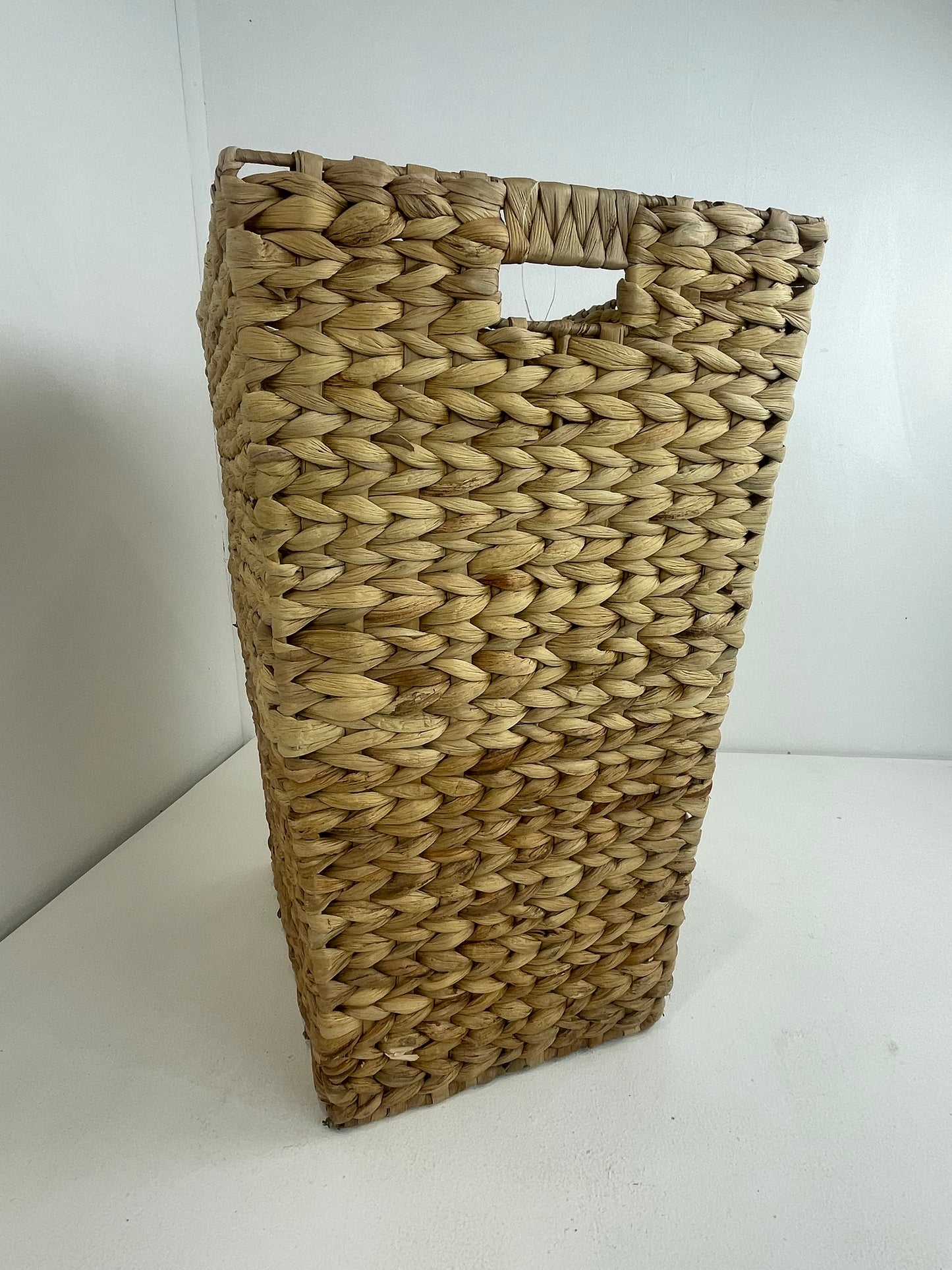 Water Hyacinth Laundry Hamper (New)