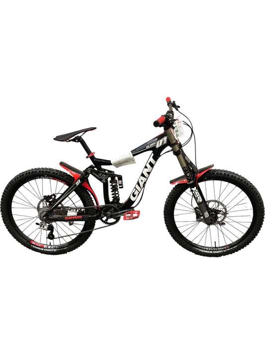 Serviced Giant Glory 01 Downhill Mountain Bike (Pre-Loved)