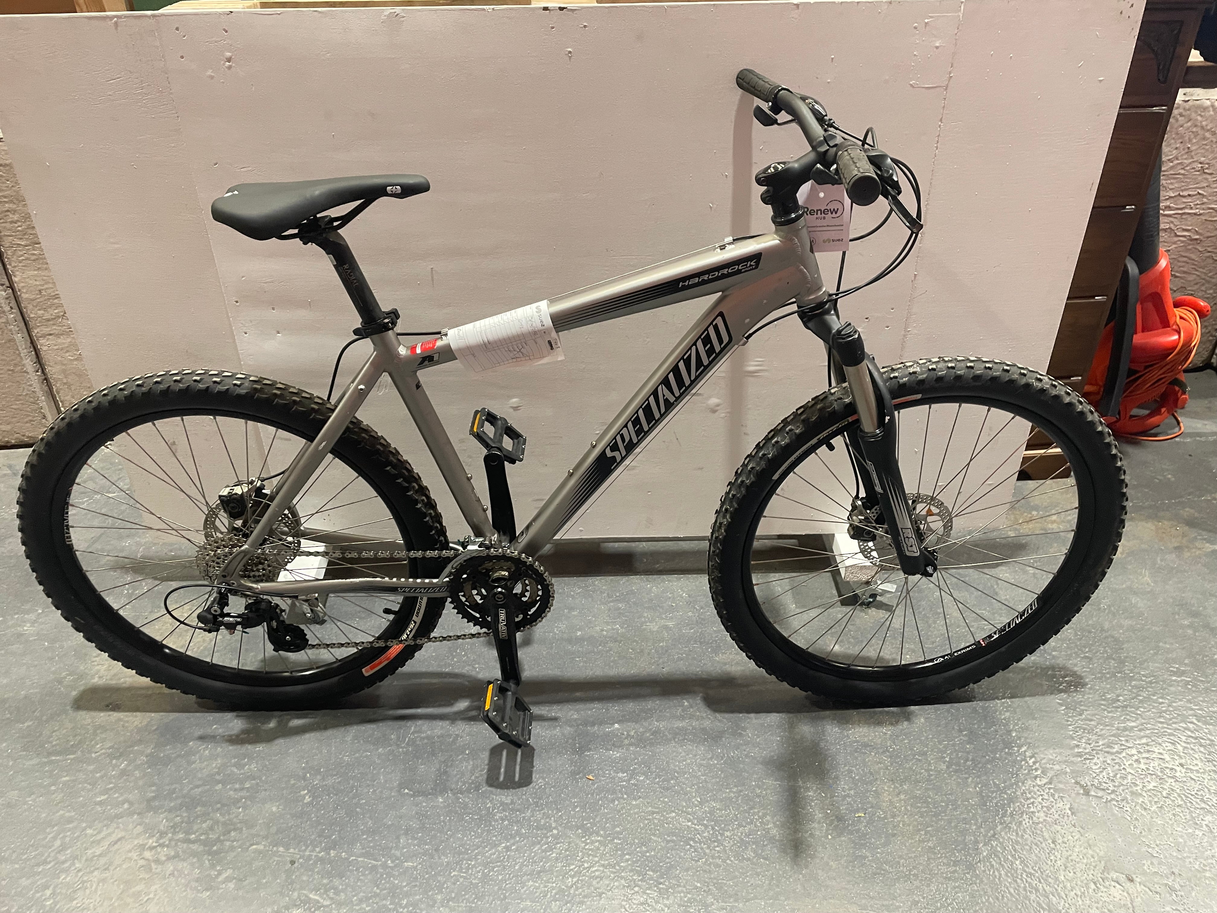 【新古】Specialized　２６インチ　HardRock Pro　プロ整備 新古】Specialized 26インチ HardRock Pro プロ整備 【公式通販】