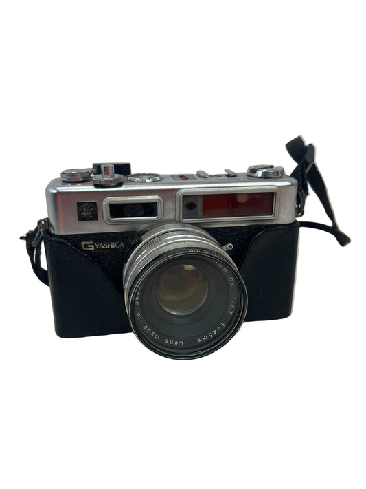 Vintage Yashica Electro 35 GSN Rangefinder Camera 1:17 f/45mm Lens 35mm Film Camera (Pre-Loved)