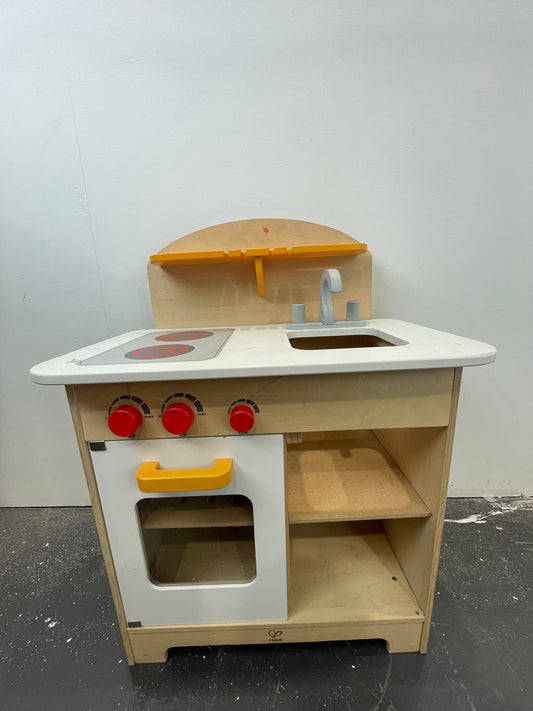 Children’s Toy Kitchen (Pre-loved)