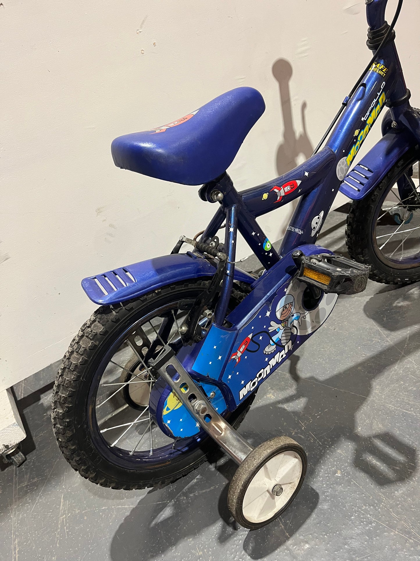Apollo Moonman Navy Blue 12” Children’s Bike With Stabilisers (Pre-Loved)