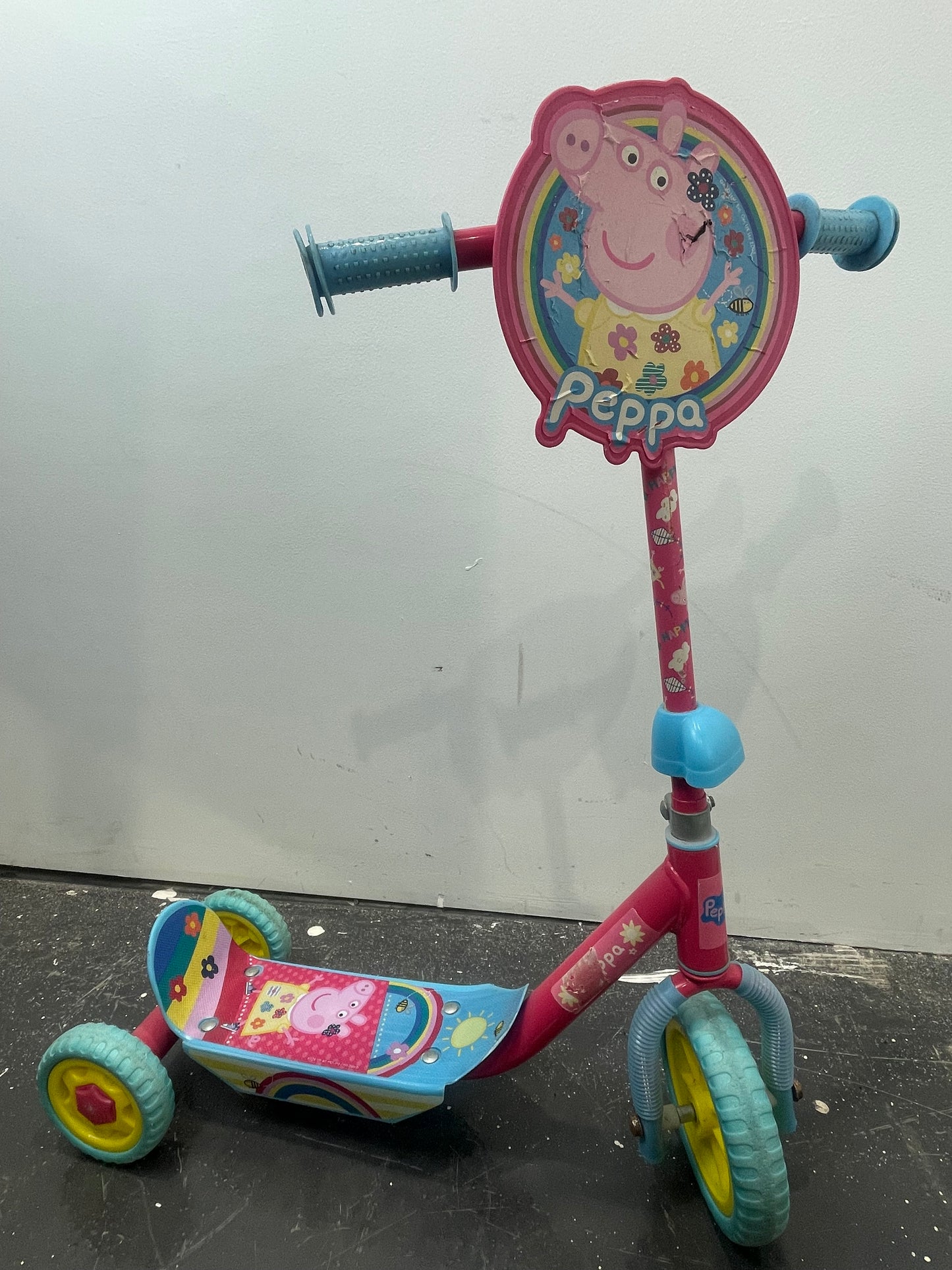 Peppa Pig 3 Wheel Scooter (Pre-loved)