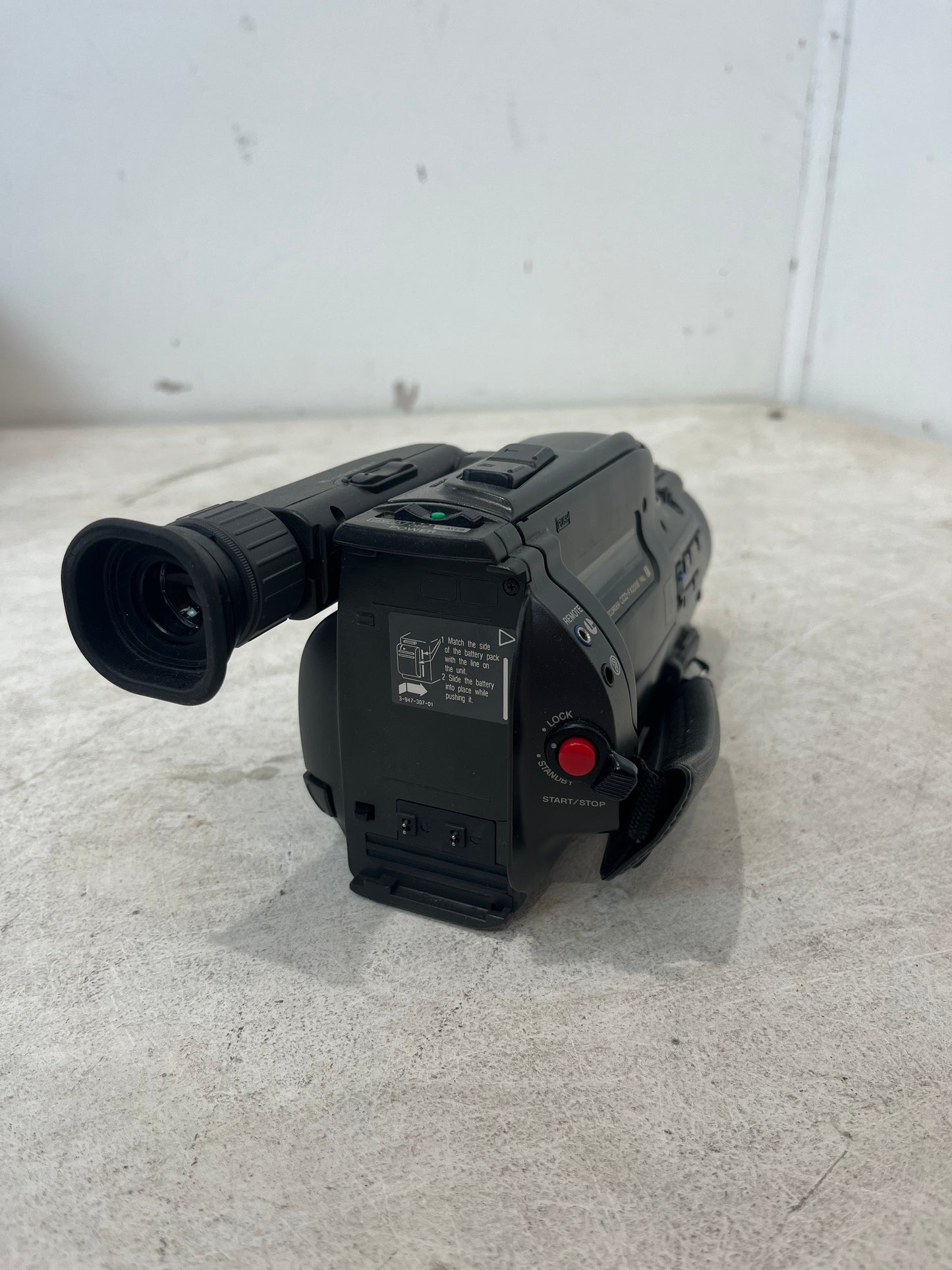 Sony Video 8 Handycam CCD-FX200E/FX270E Video Camera Recorder Camcorder (Pre-Loved)