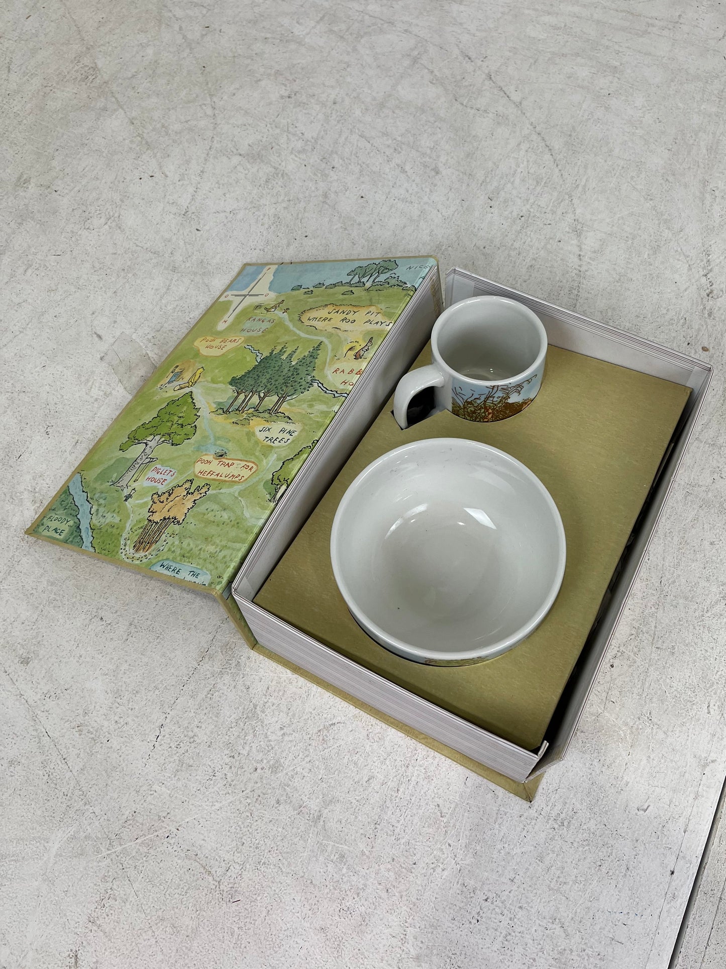 Winnie The Pooh Mug And Bowl Gift Set (Pre-Loved)