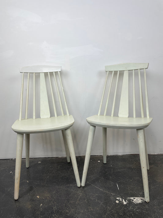 White Wooden Chair X2 (Pre-loved)