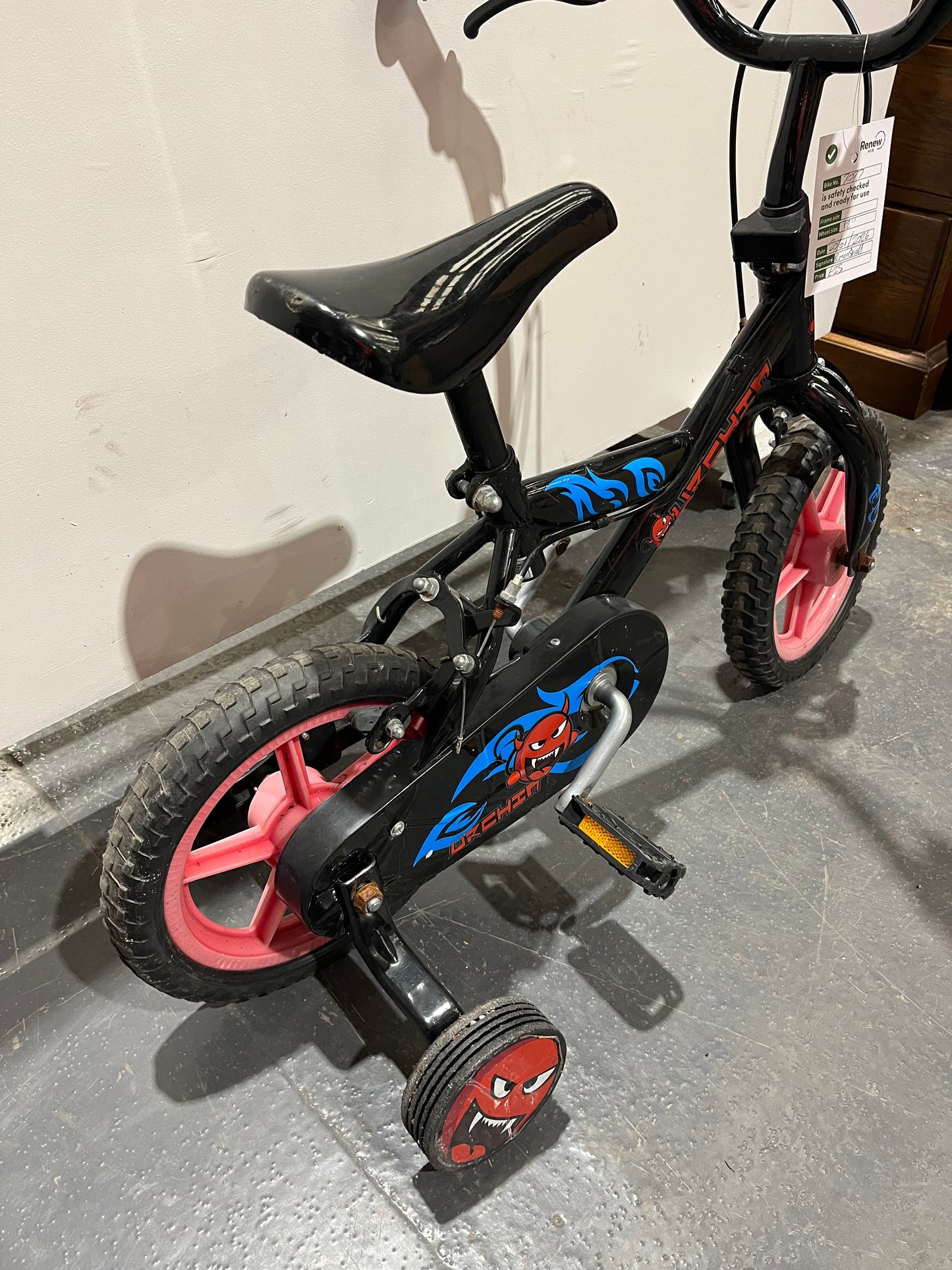 Urchin Black 12” Children’s Bike With Stabilisers (Pre-Loved)
