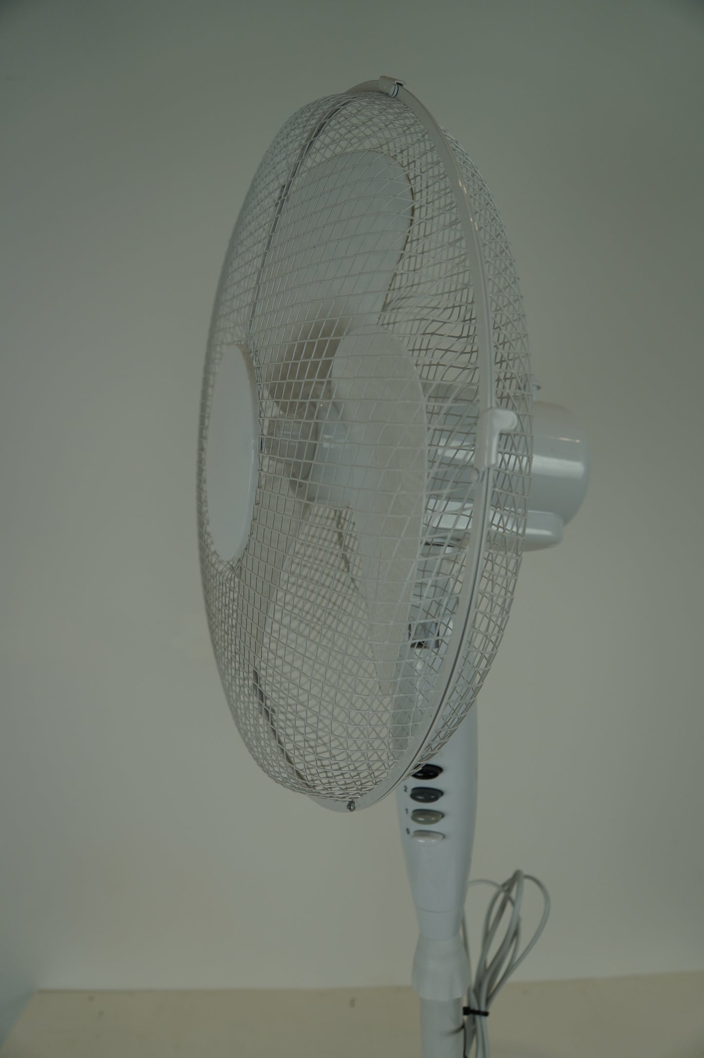White Floor Fan (Pre-Loved)