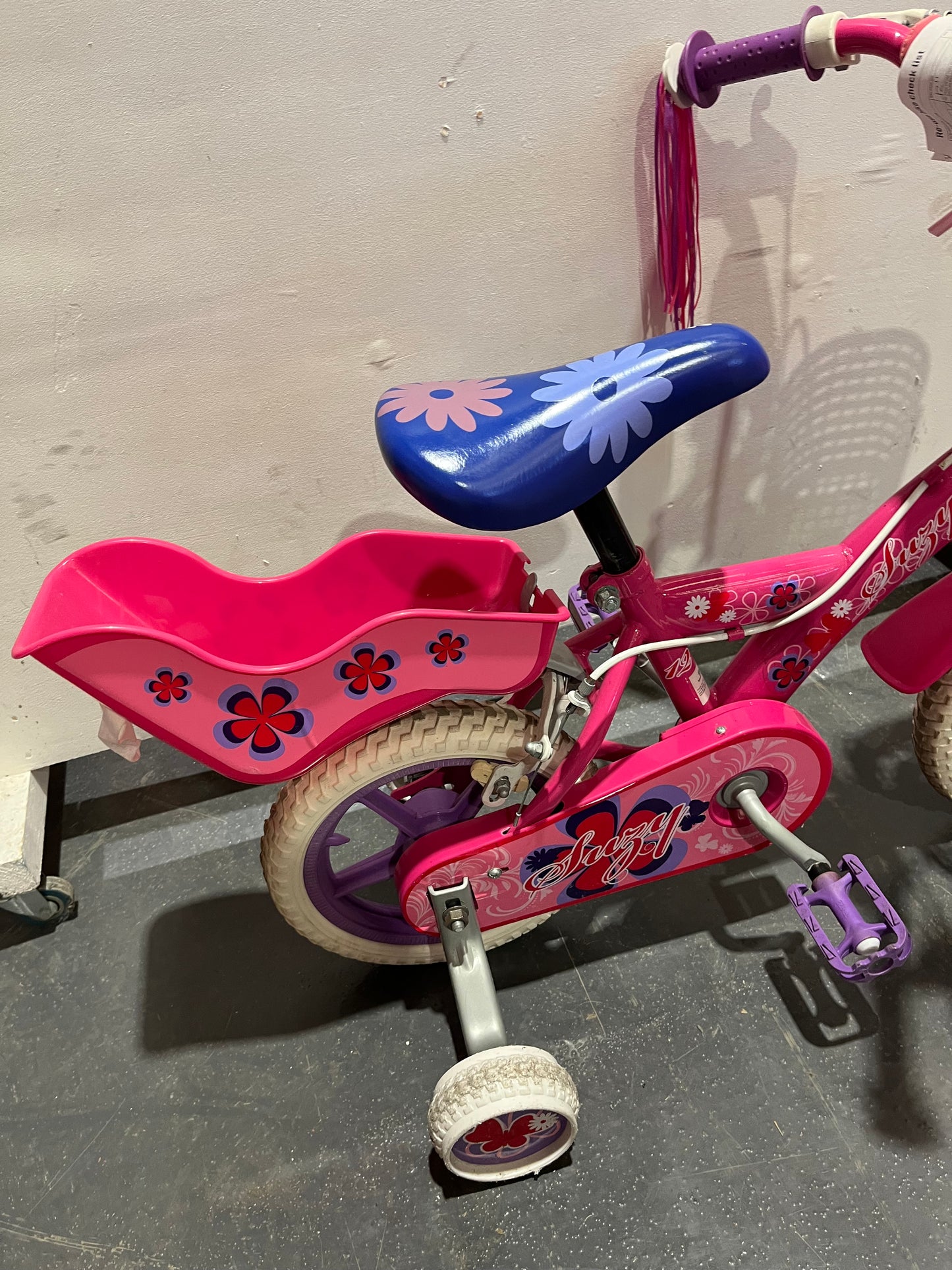 Suzy Pink 12” Children’s Bike With Stabilisers (Pre-Loved)