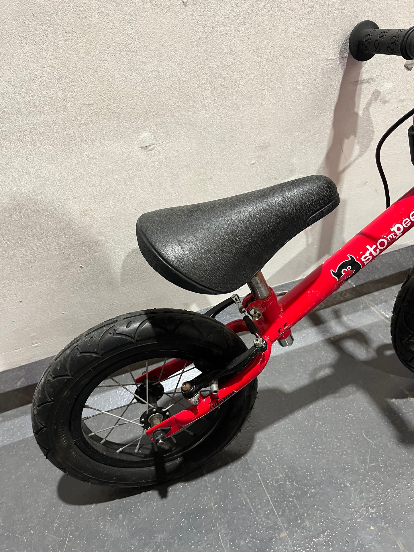 Stompee Red 12” Children’s Balance Bike (Pre-Loved)