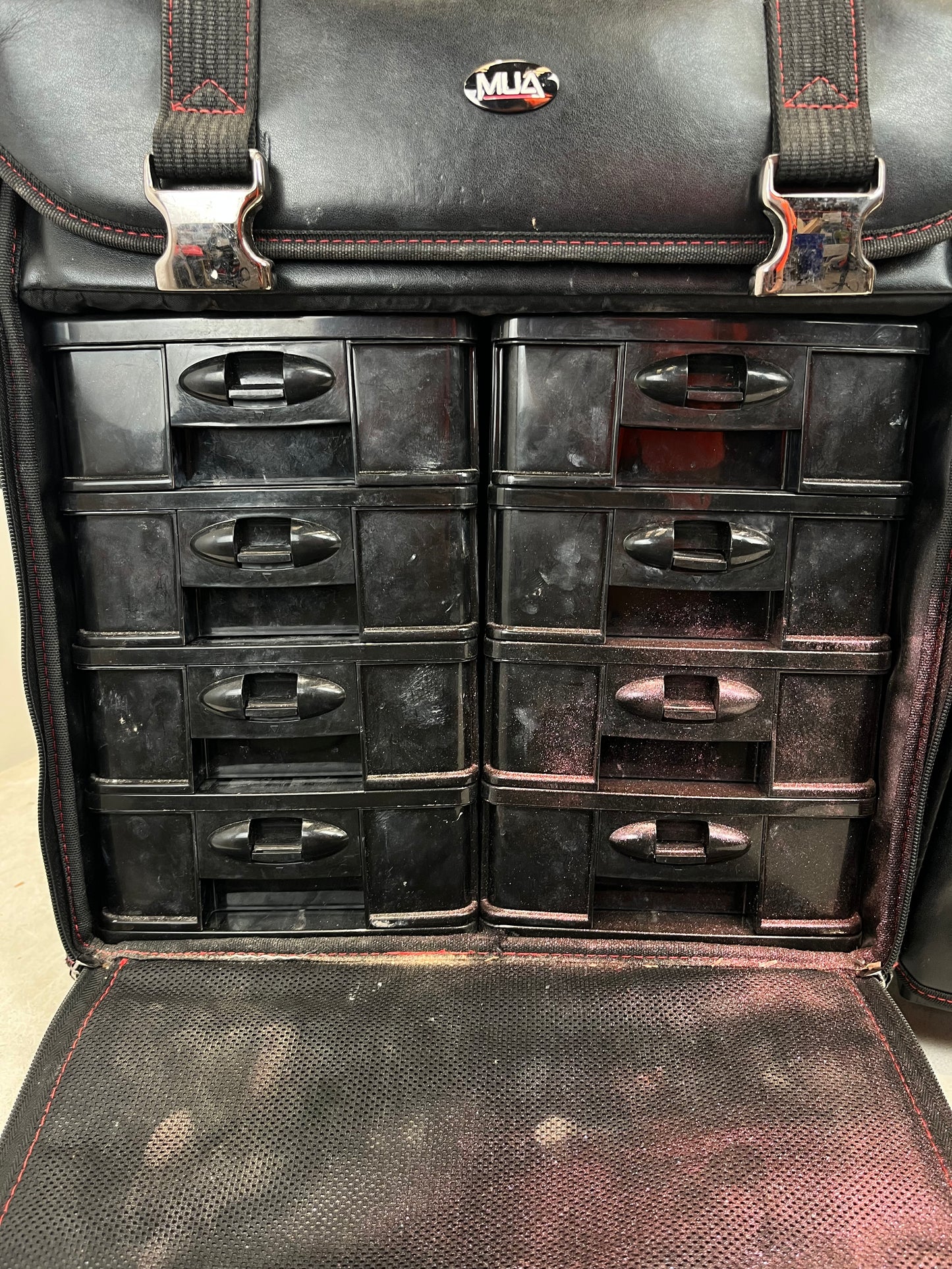 MUA 2-In-1 Rolling Makeup Train Case (Pre-Loved)
