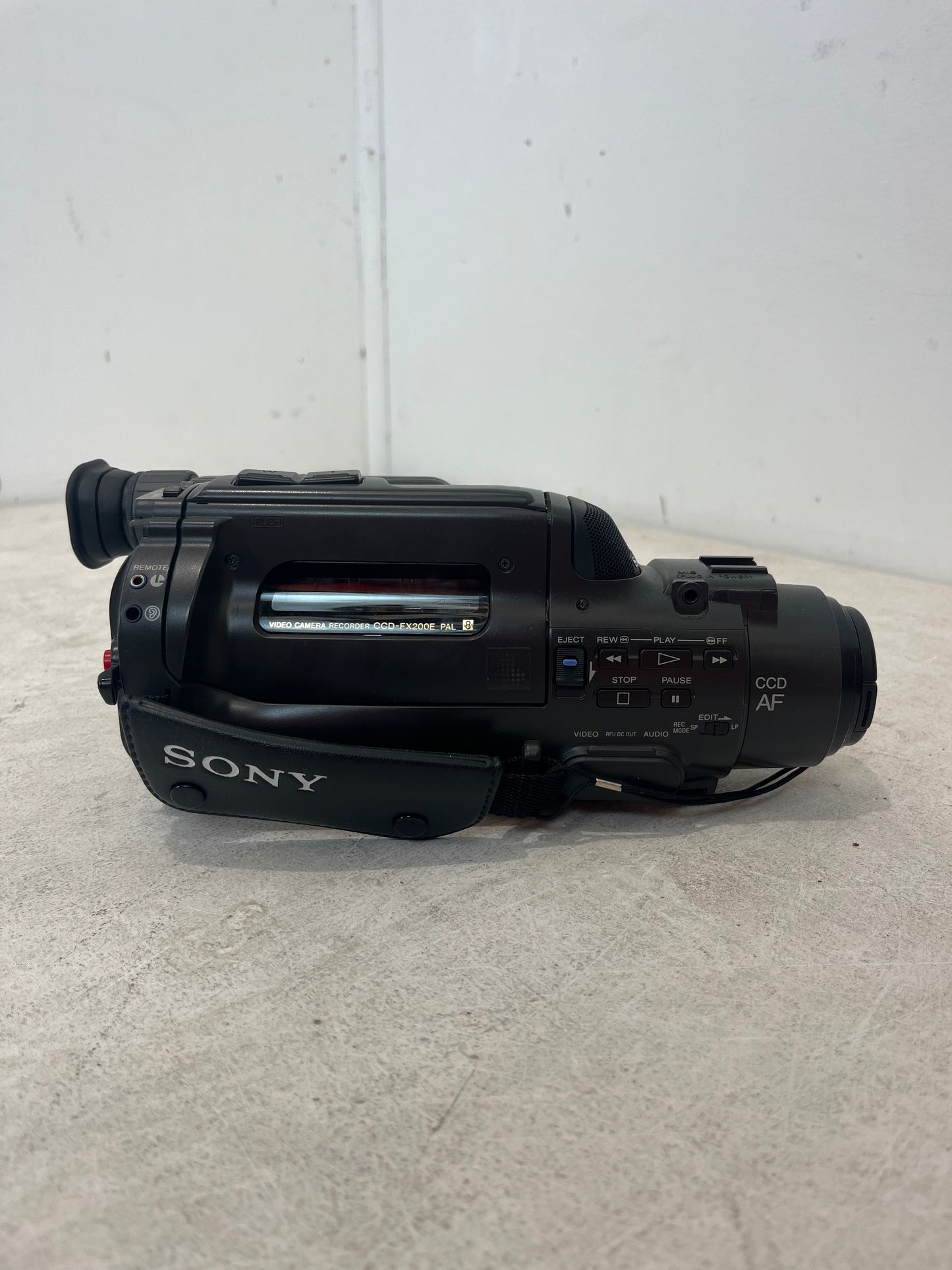 Sony Video 8 Handycam CCD-FX200E/FX270E Video Camera Recorder Camcorder (Pre-Loved)
