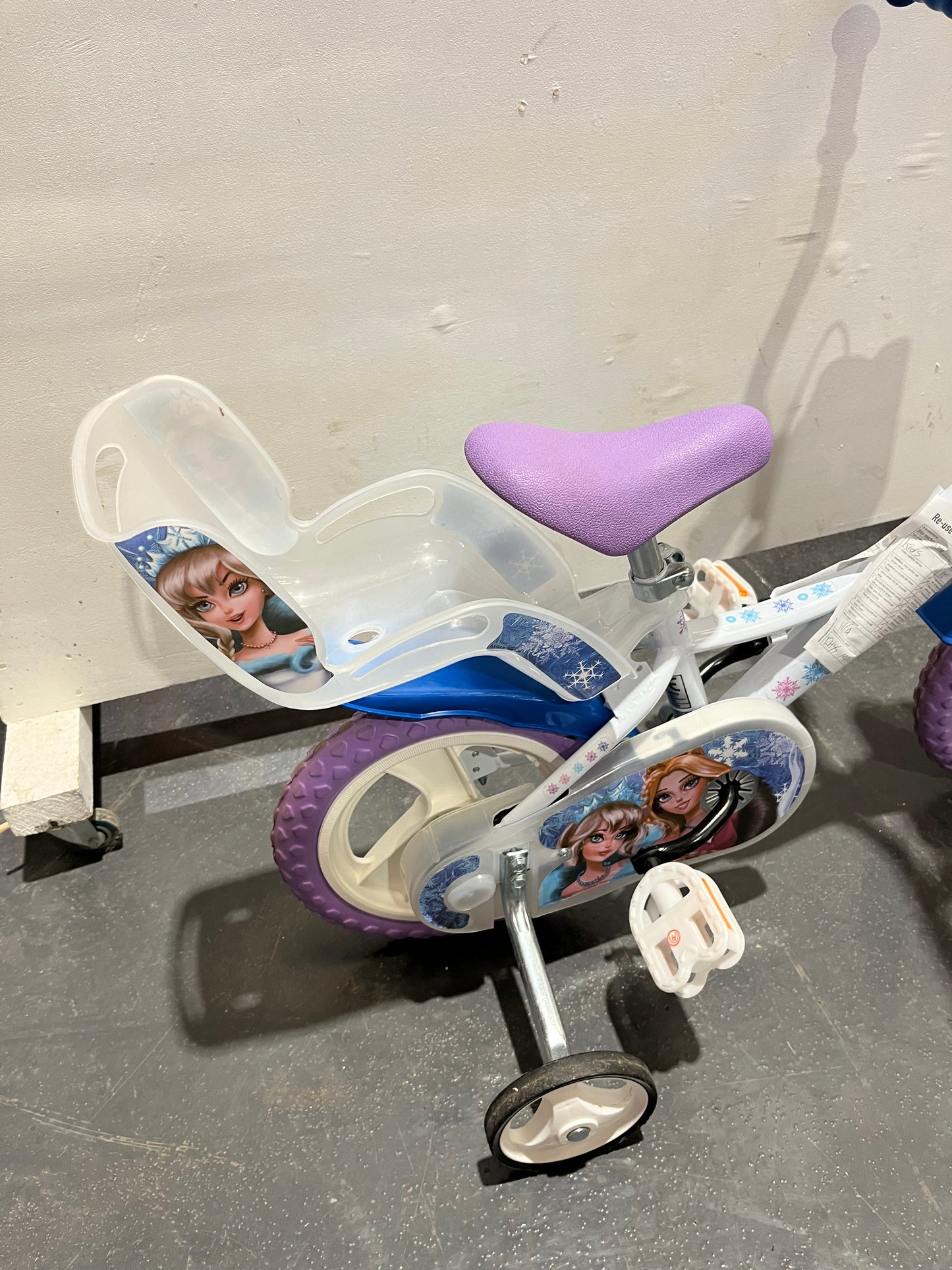 Snowqueen White 12” Children’s Bike With Stabilisers (Pre-Loved)