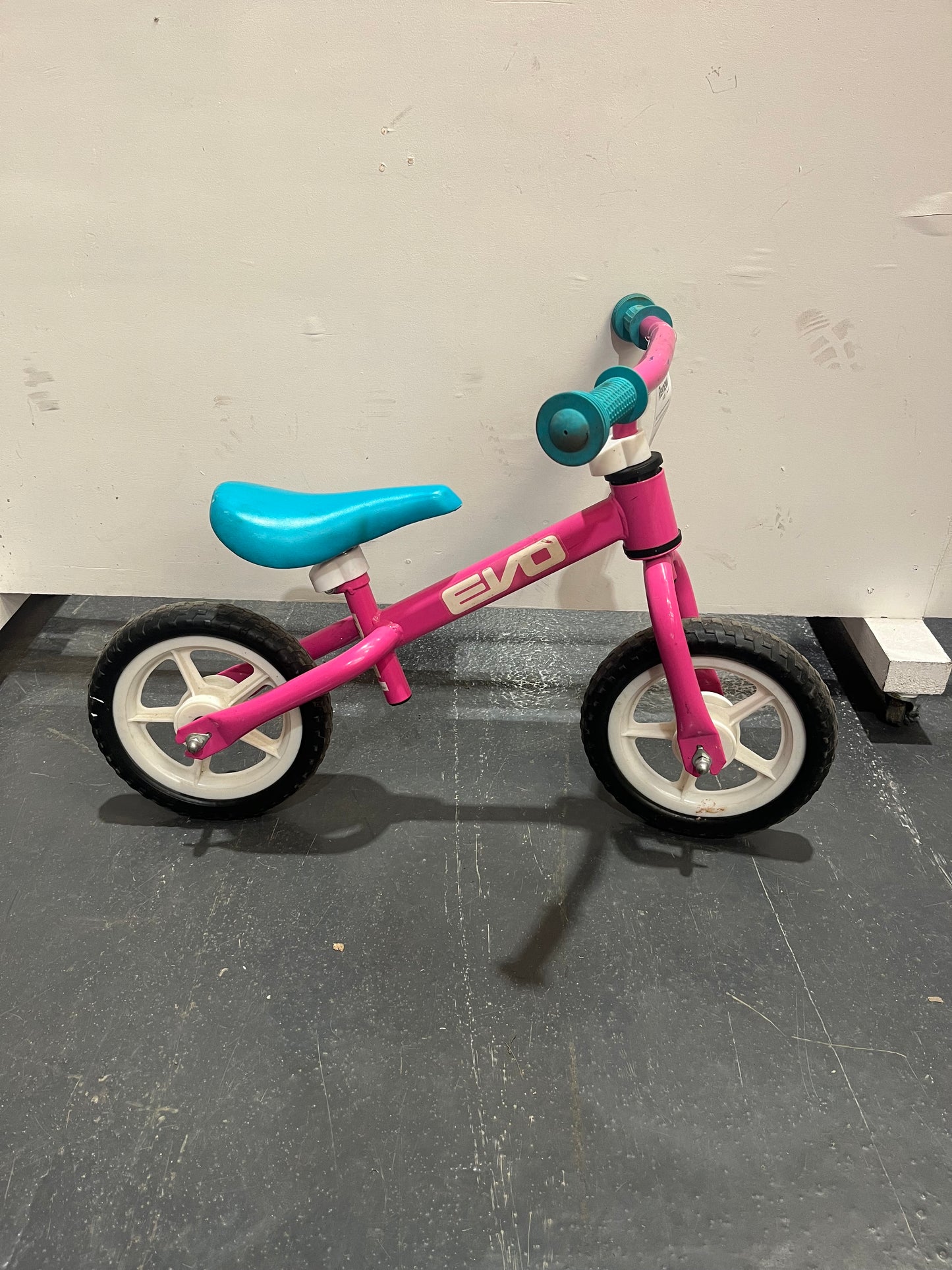 Evo Hot Pink 12” Children’s Balance Bike (Pre-Loved)
