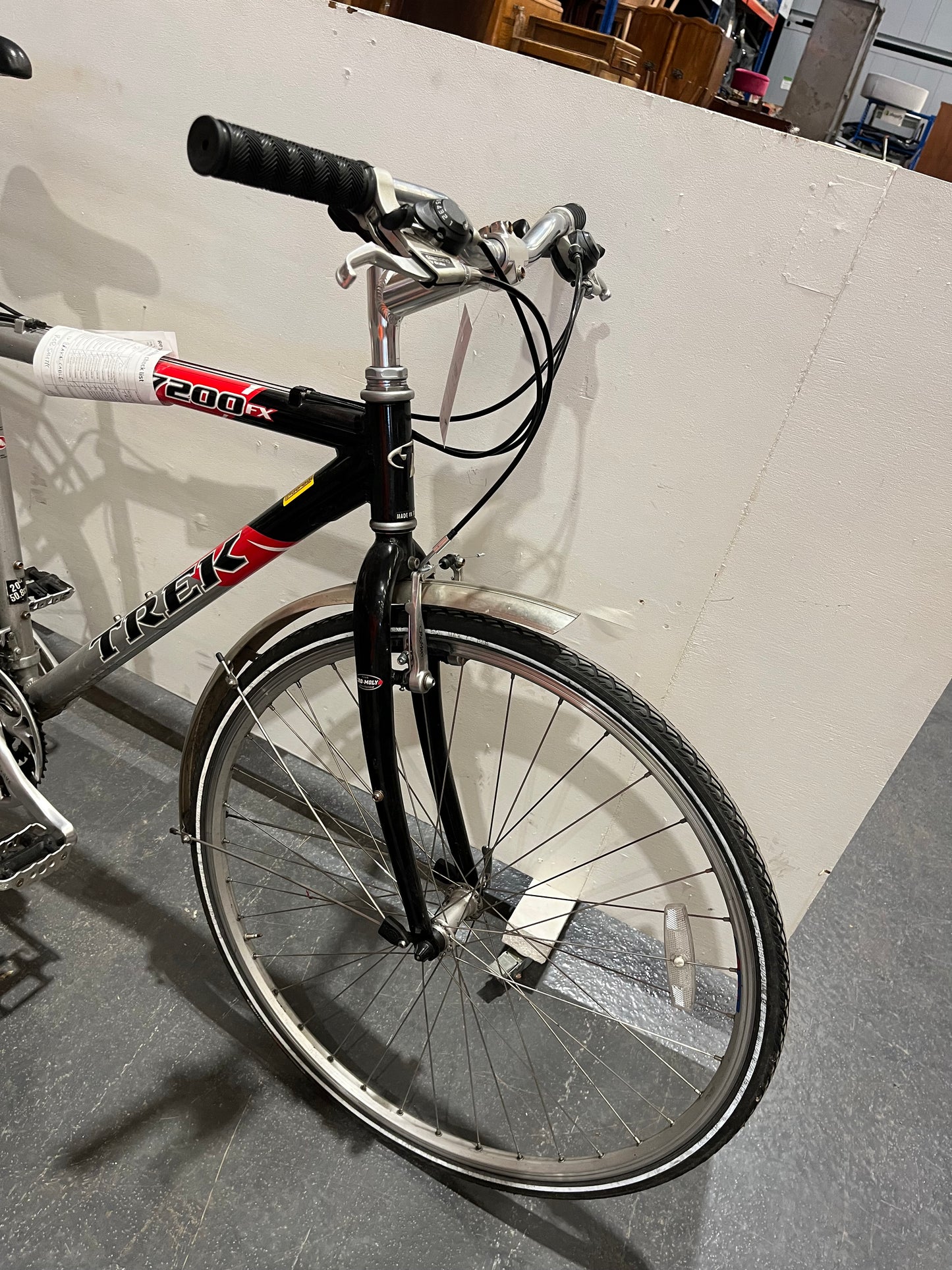 Trek Black Silver 700c Hybrid Bike (Pre-Loved)