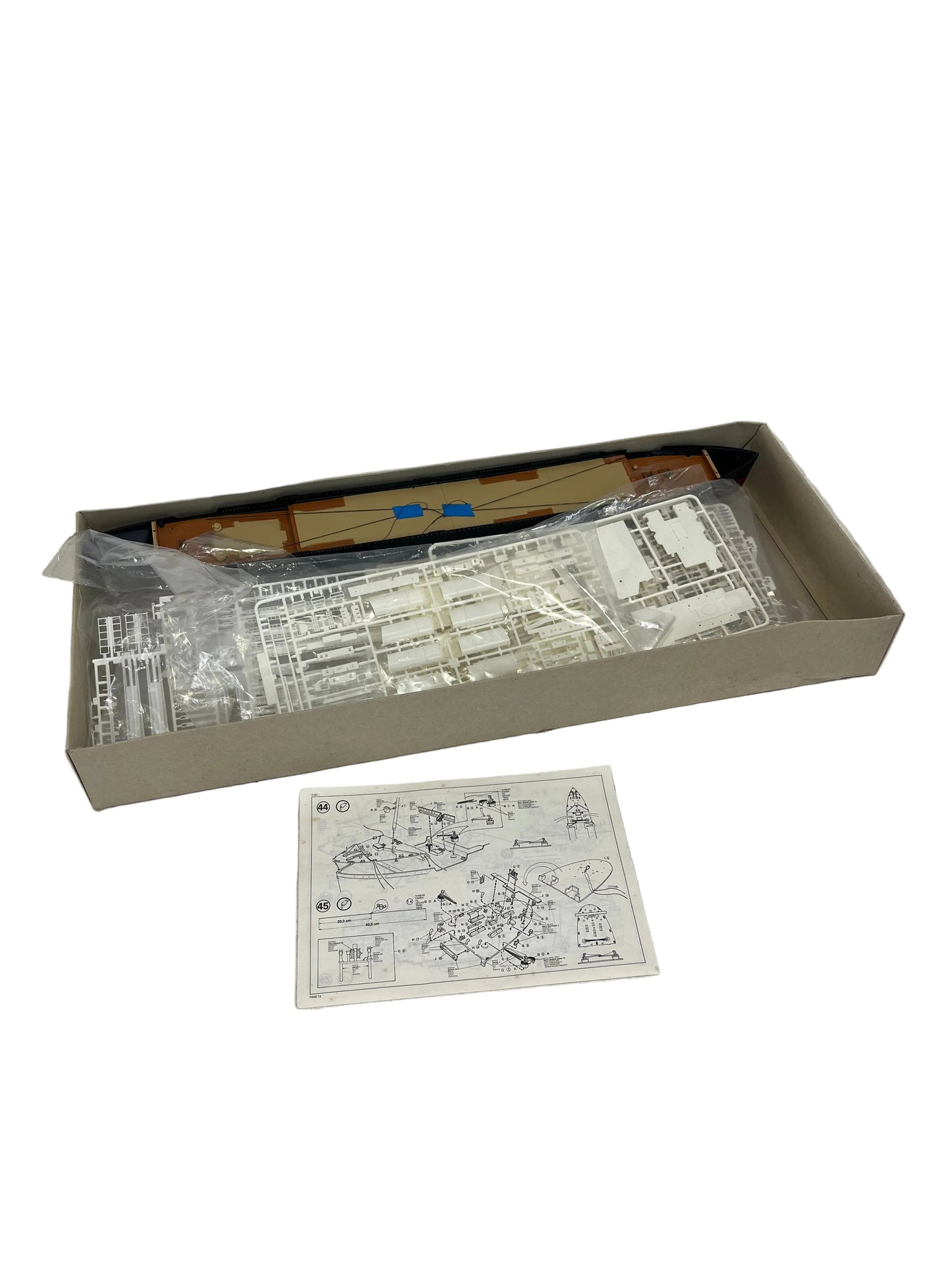 Revell R. M. S. Titanic Scale Model (Pre-Loved)