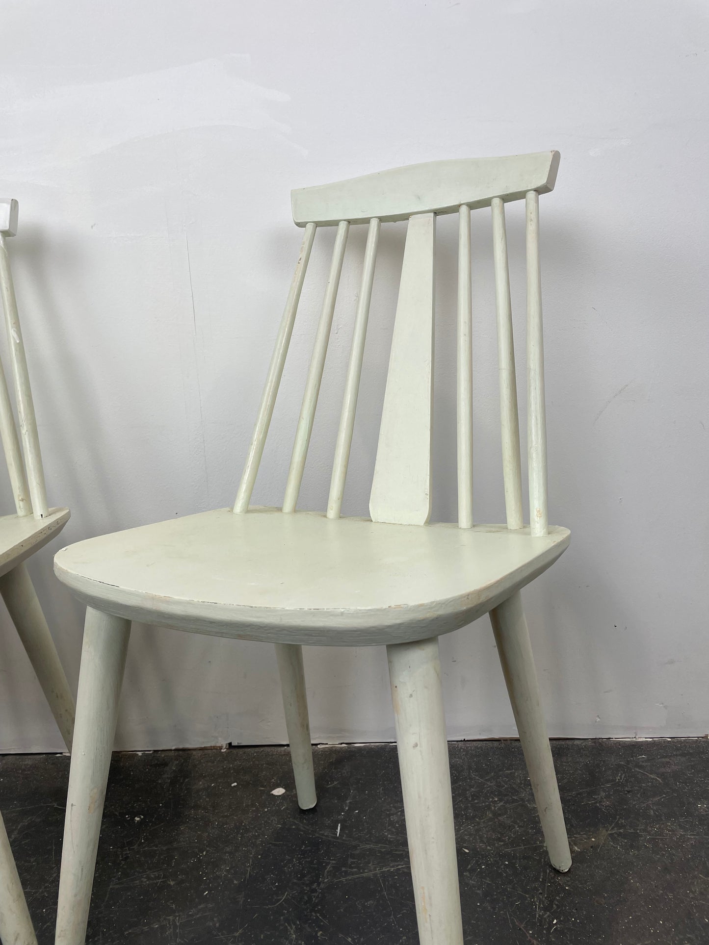 White Wooden Chair X2 (Pre-loved)