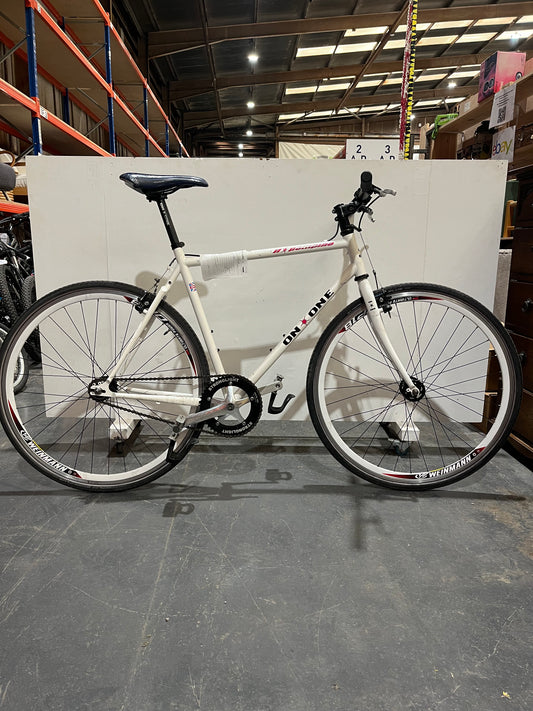 On One White 700c Bike (Pre-Loved)
