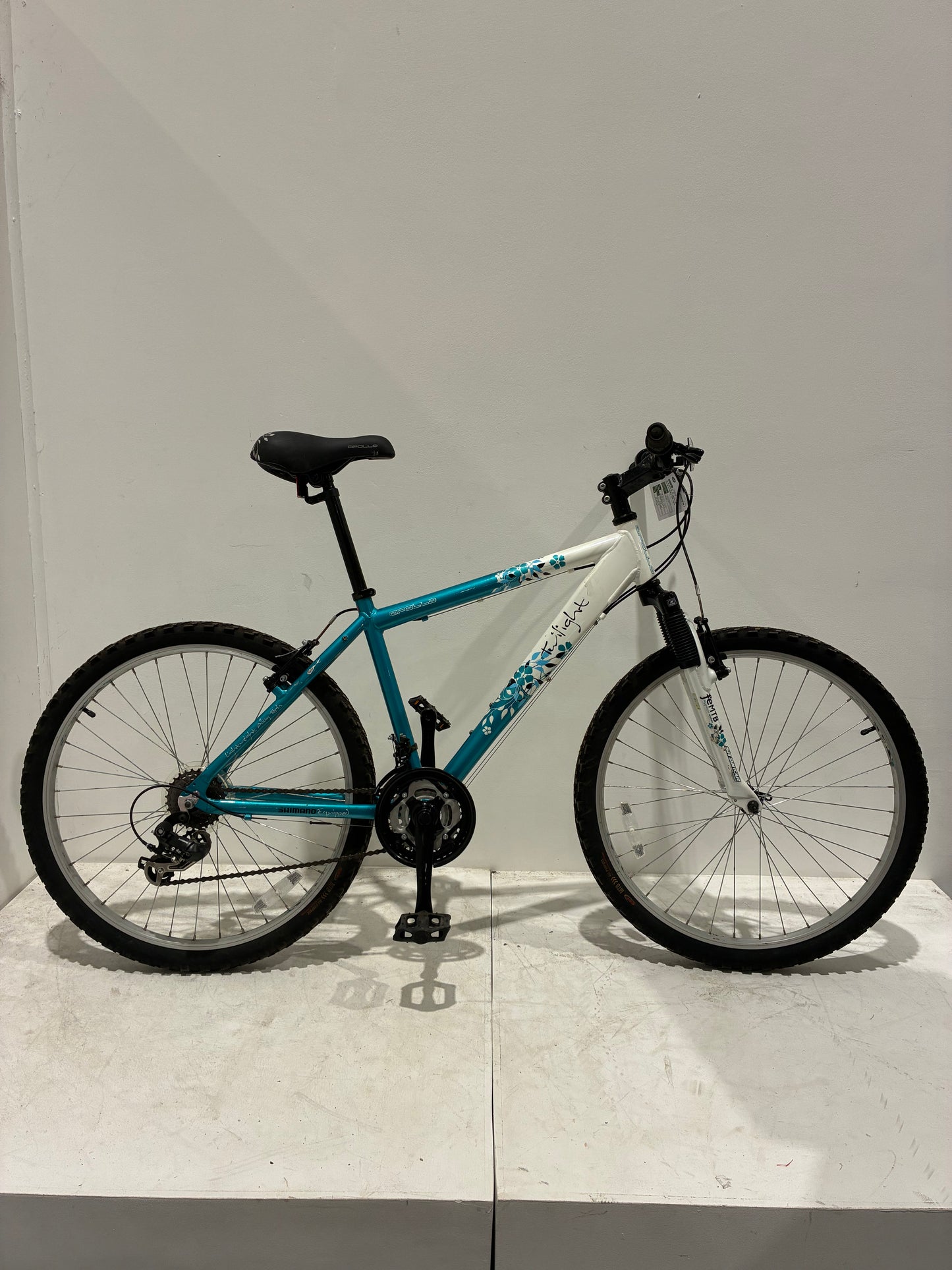 Apollo Twilight 26” Women’s Mountain Bike (Pre-loved)