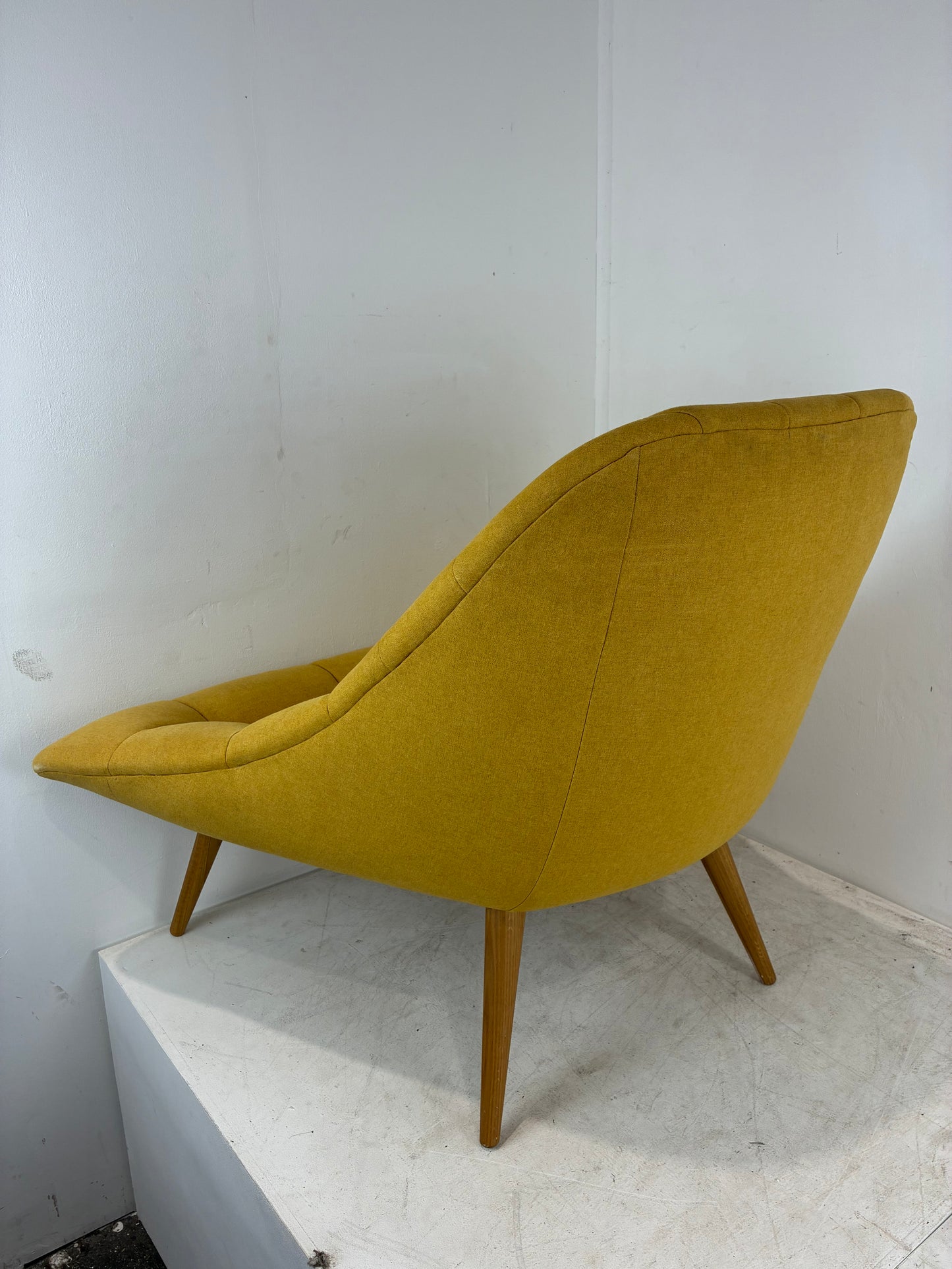 Modern Kolton Accent Chair (Pre-loved)