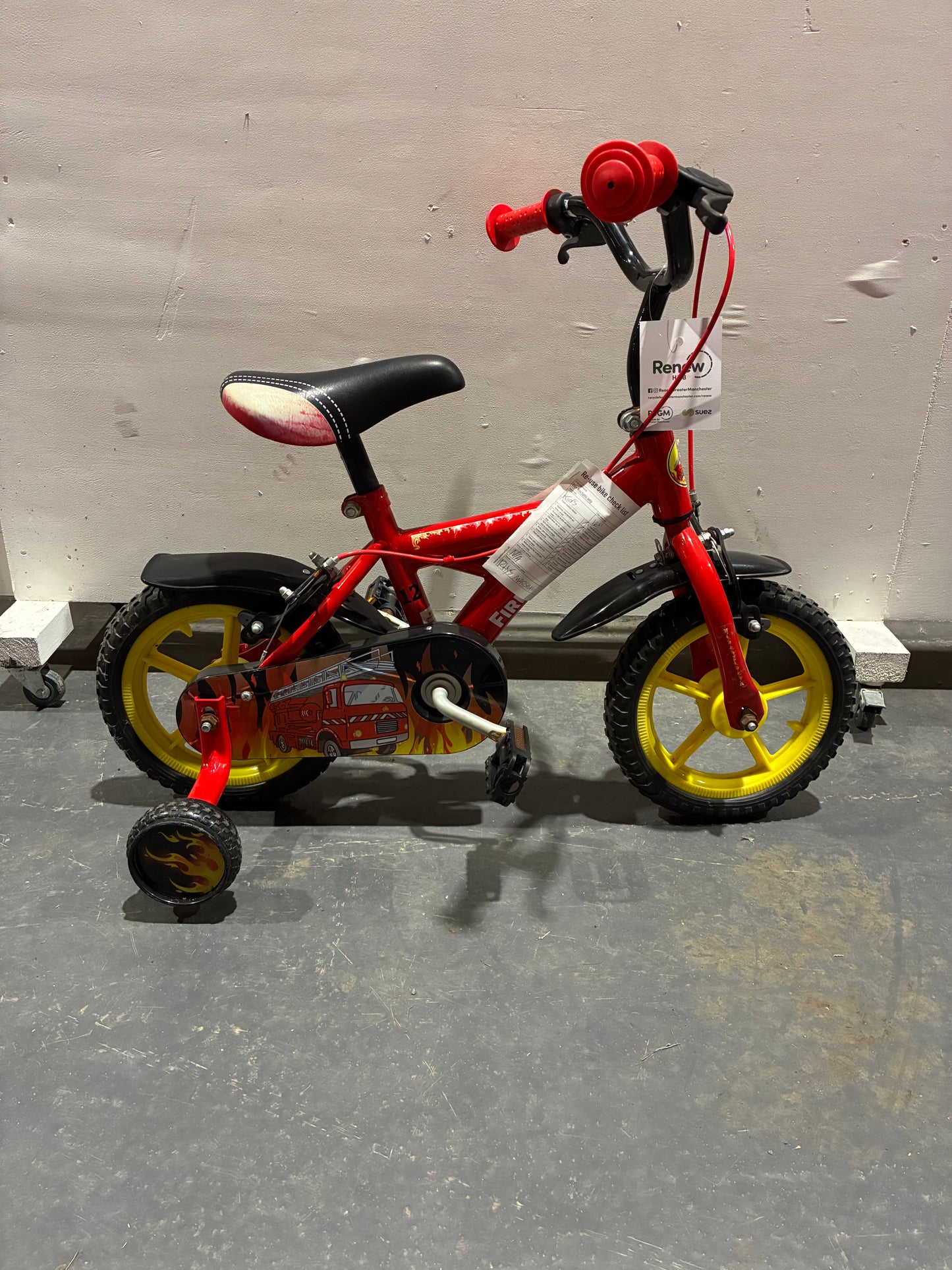 Apollo Firechief 12” Bike with Stabilisers (Pre-loved)