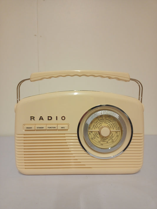 Akai DAB/FM radio