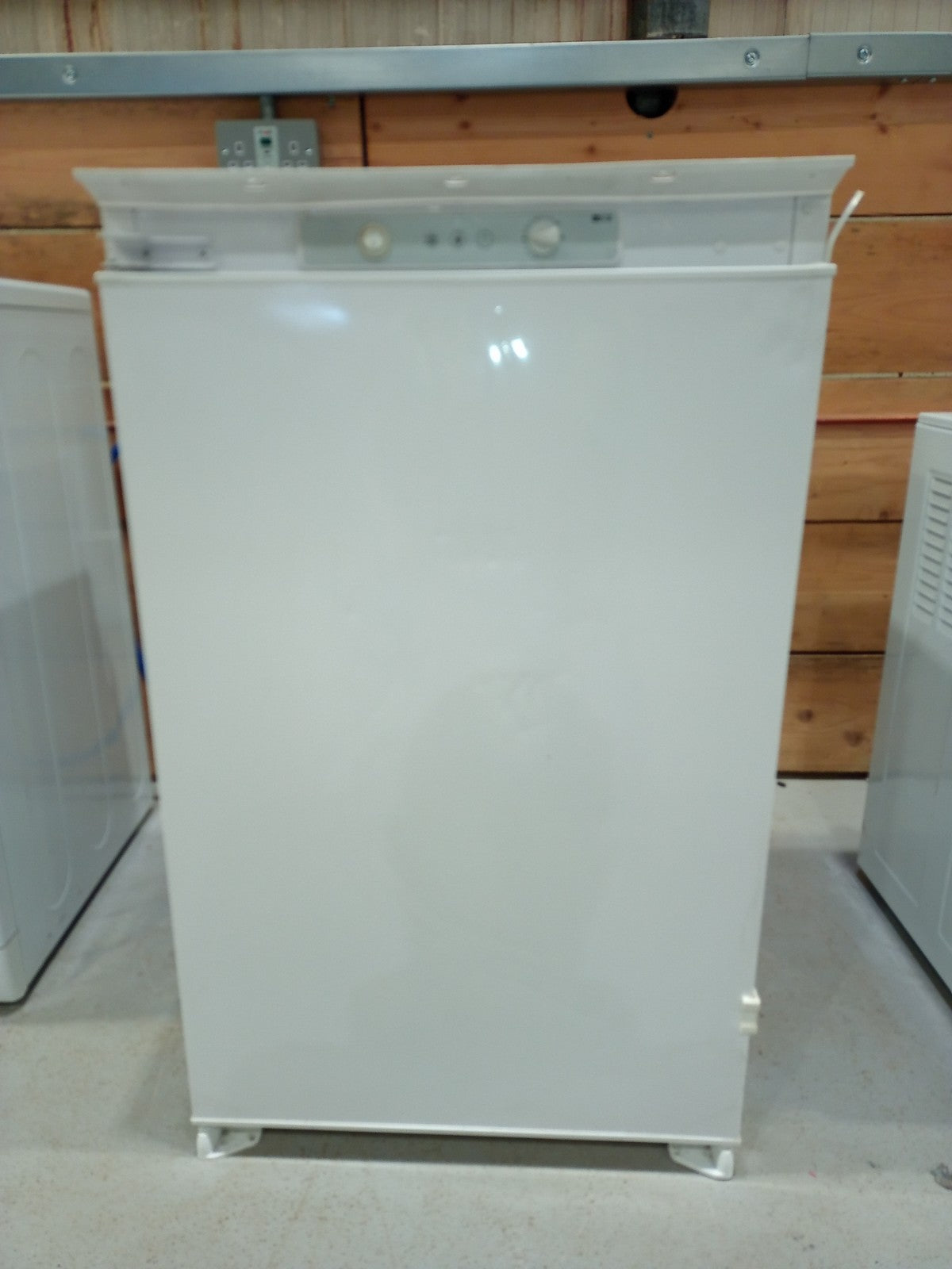 Baumatic BV12.3A Under Counter Freezer (Pre-loved)